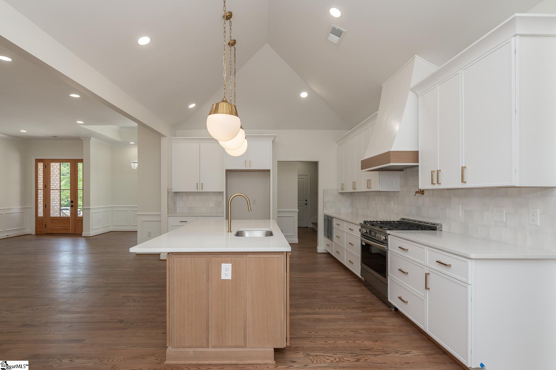 201 Compass Point Property Photo 9