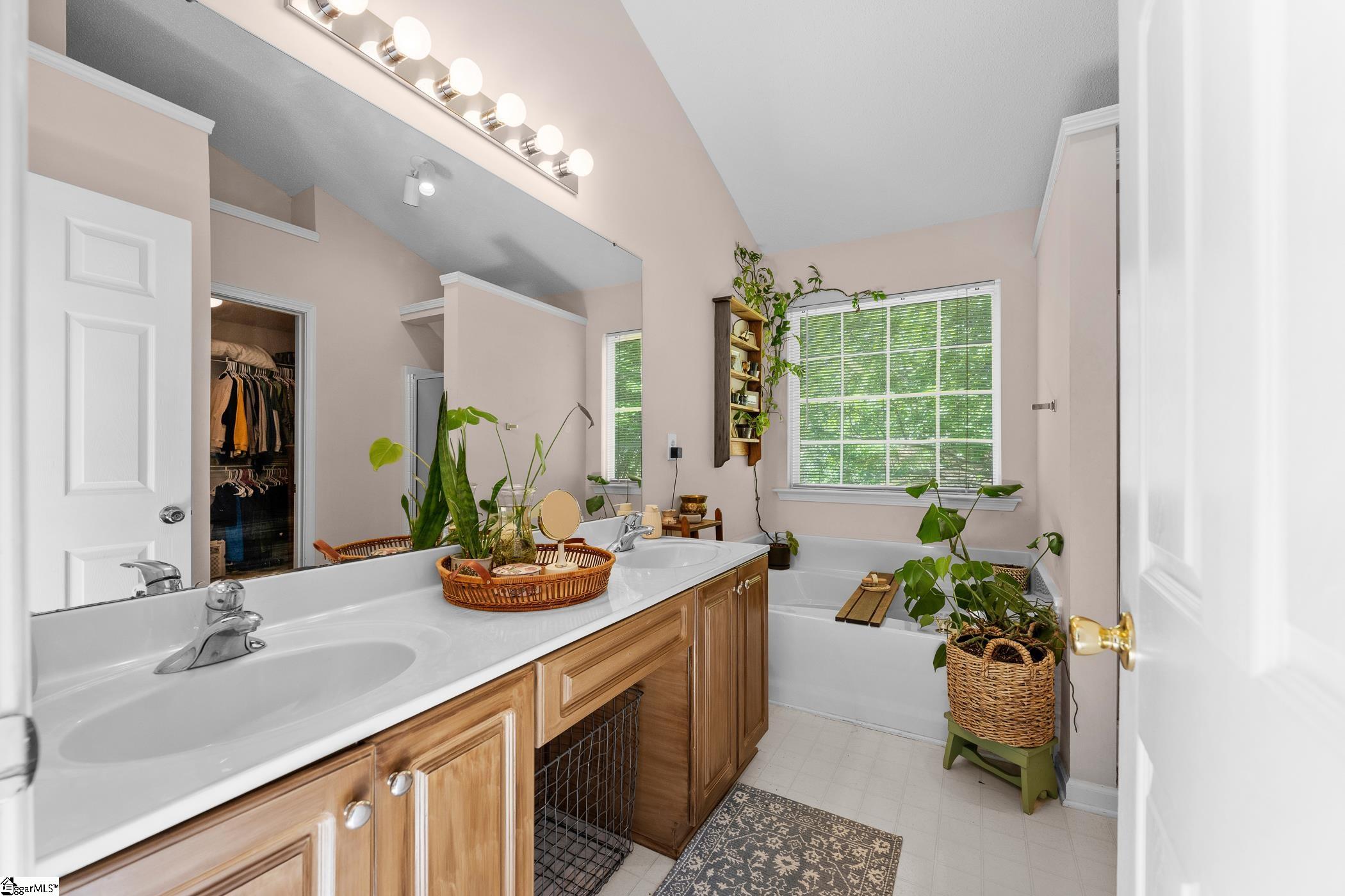 511 Waterstone Way Property Photo 15