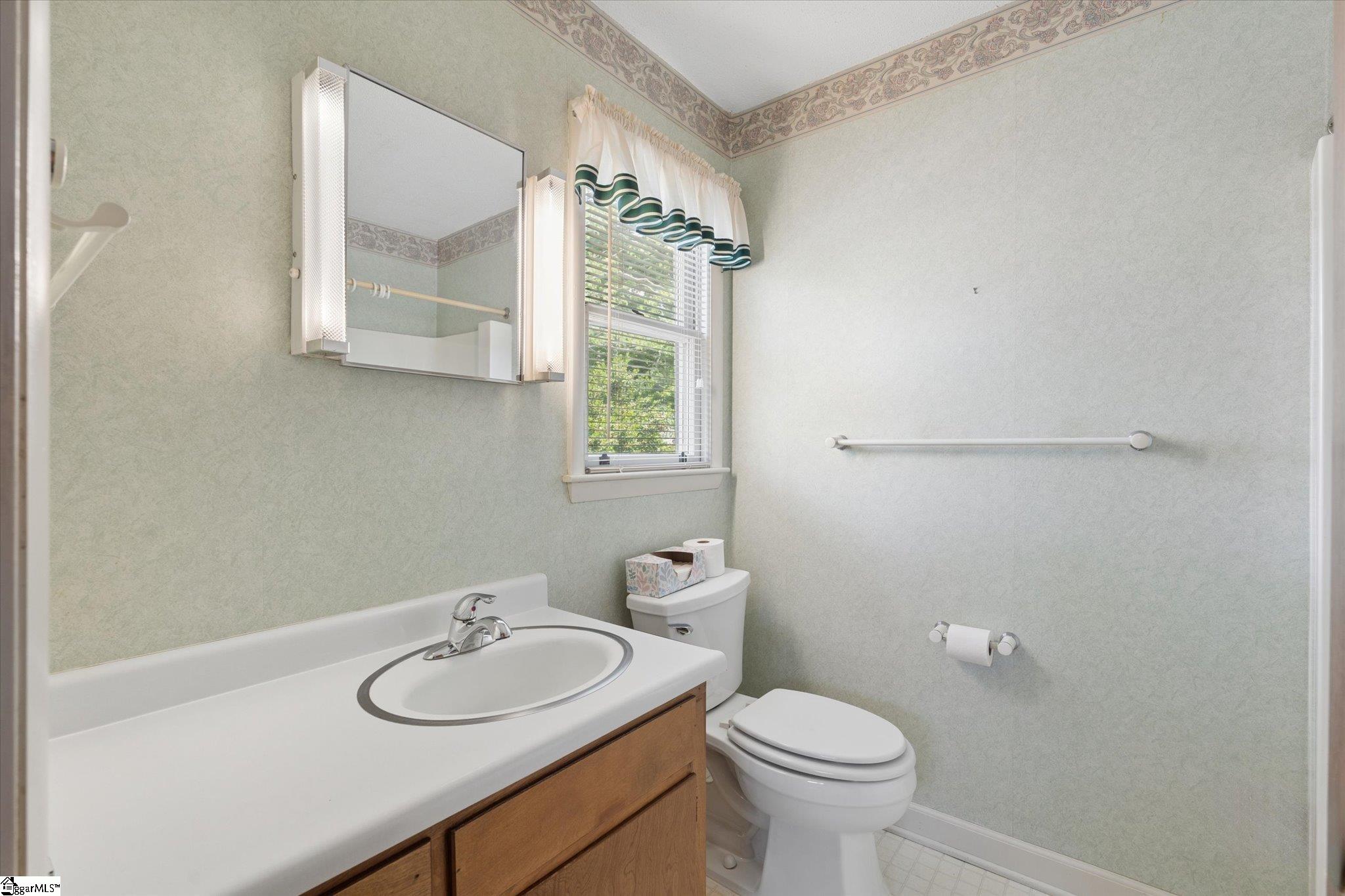 105 Derby Lane Property Photo 18