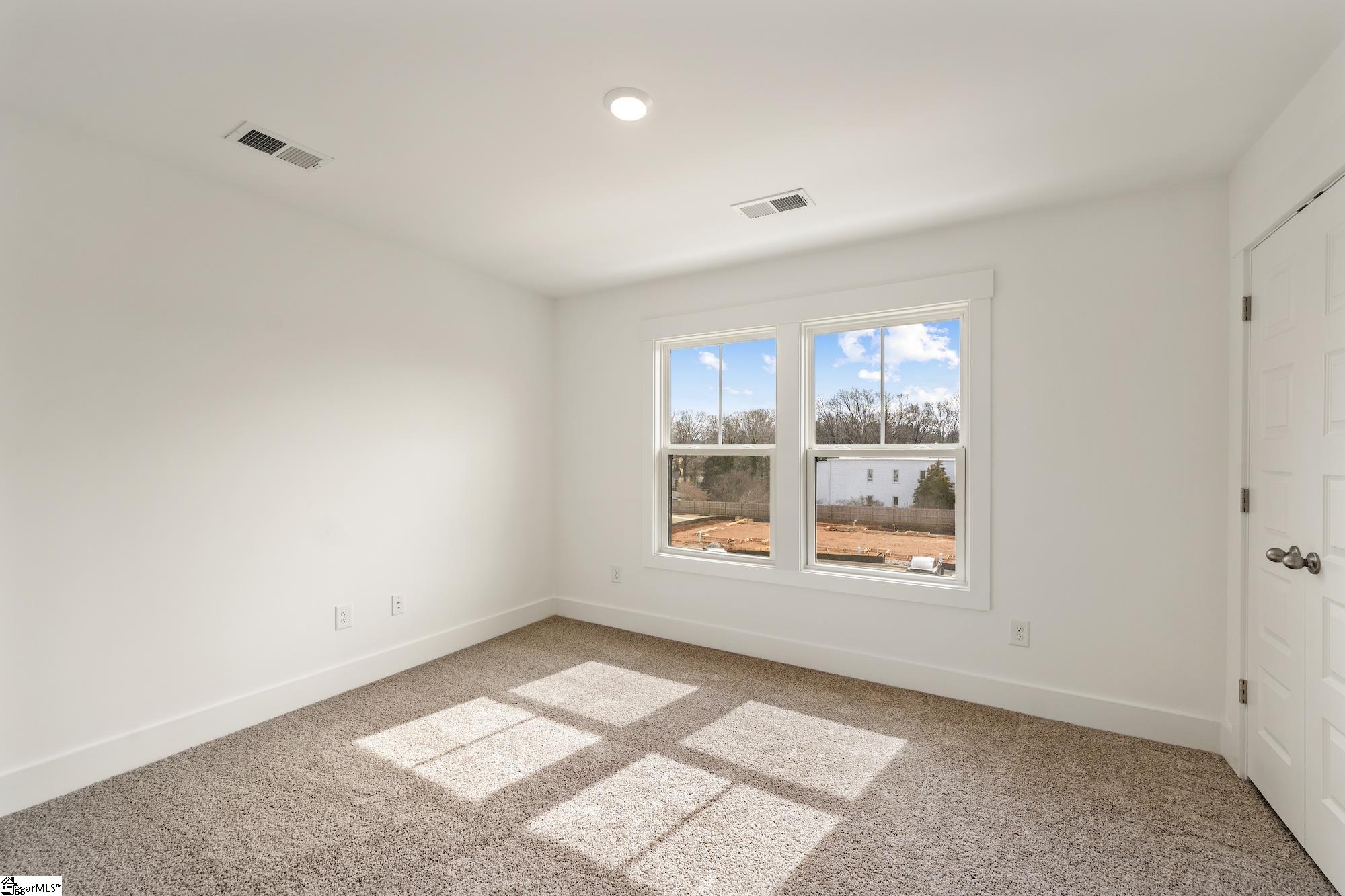 26 Renaissance Row Drive Property Photo 17