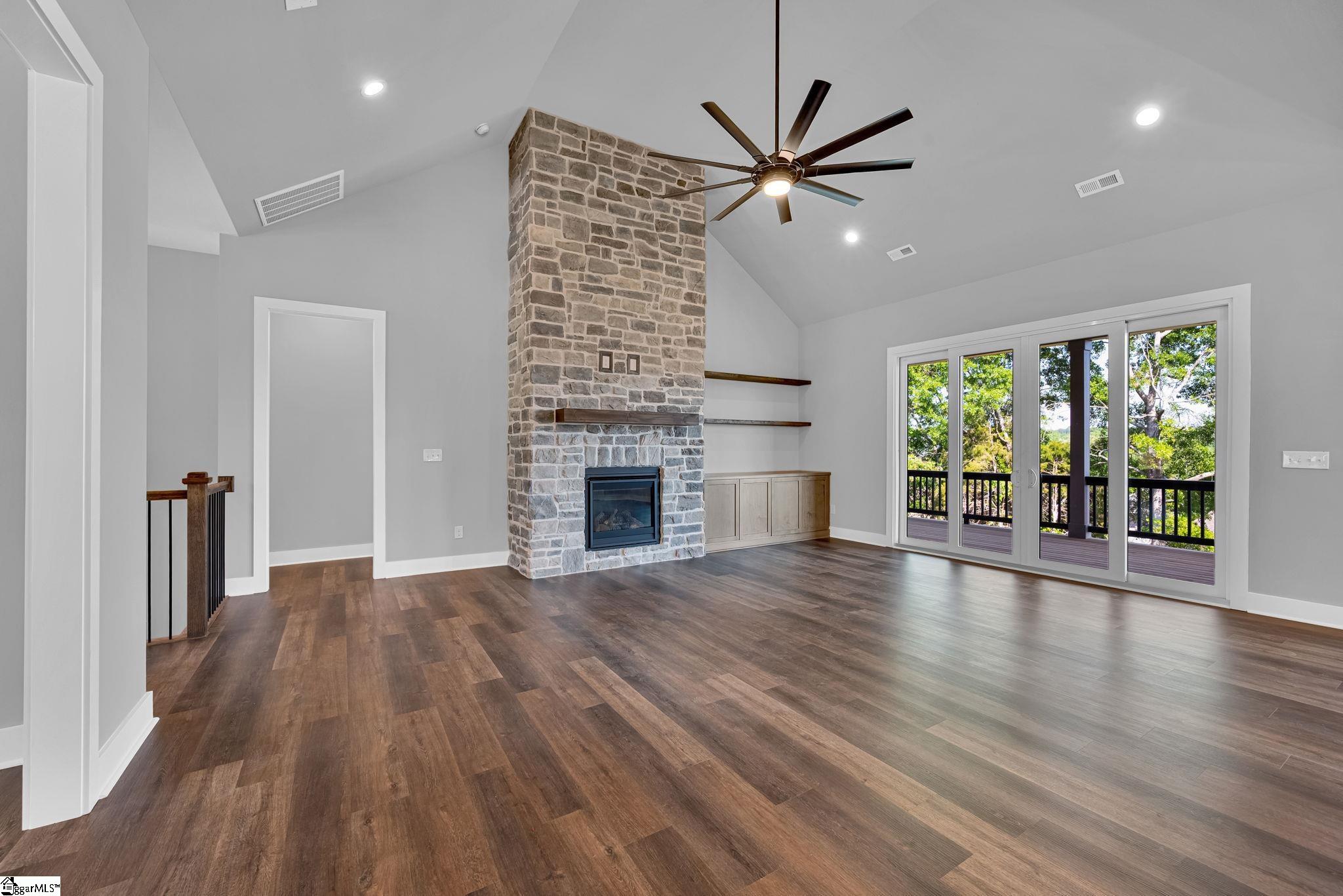 1589737 Property Photo 6