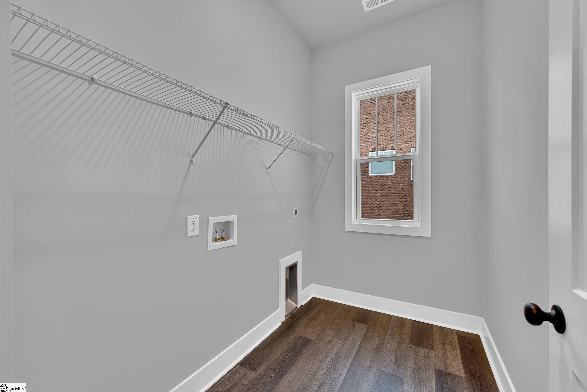 1589737 Property Photo 25