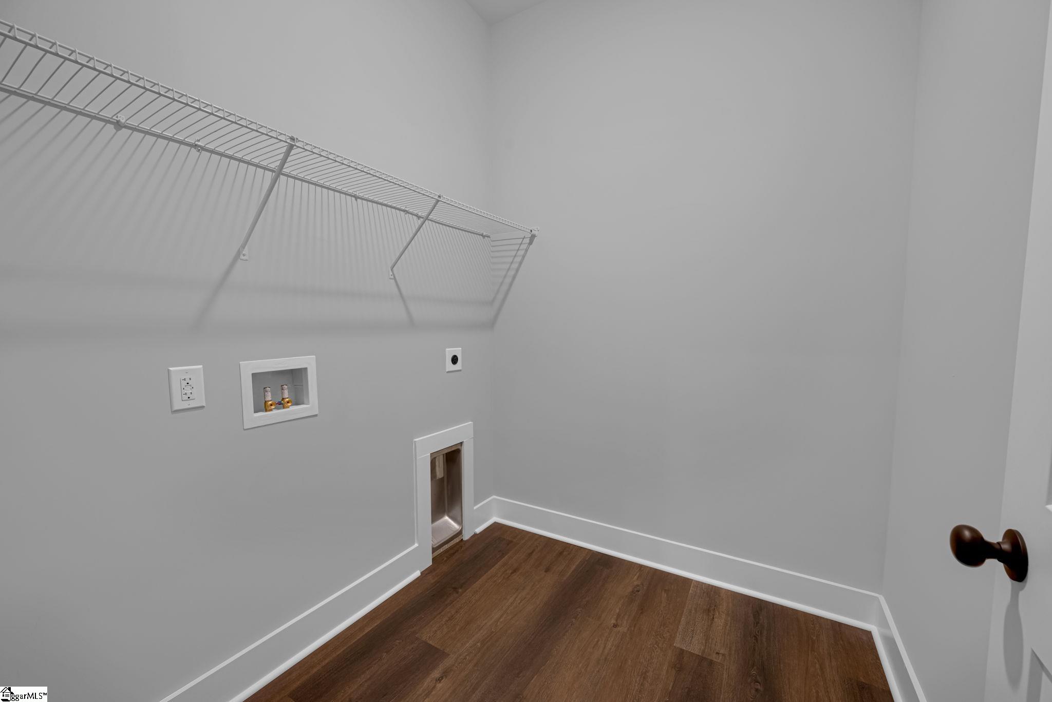 1589737 Property Photo 33