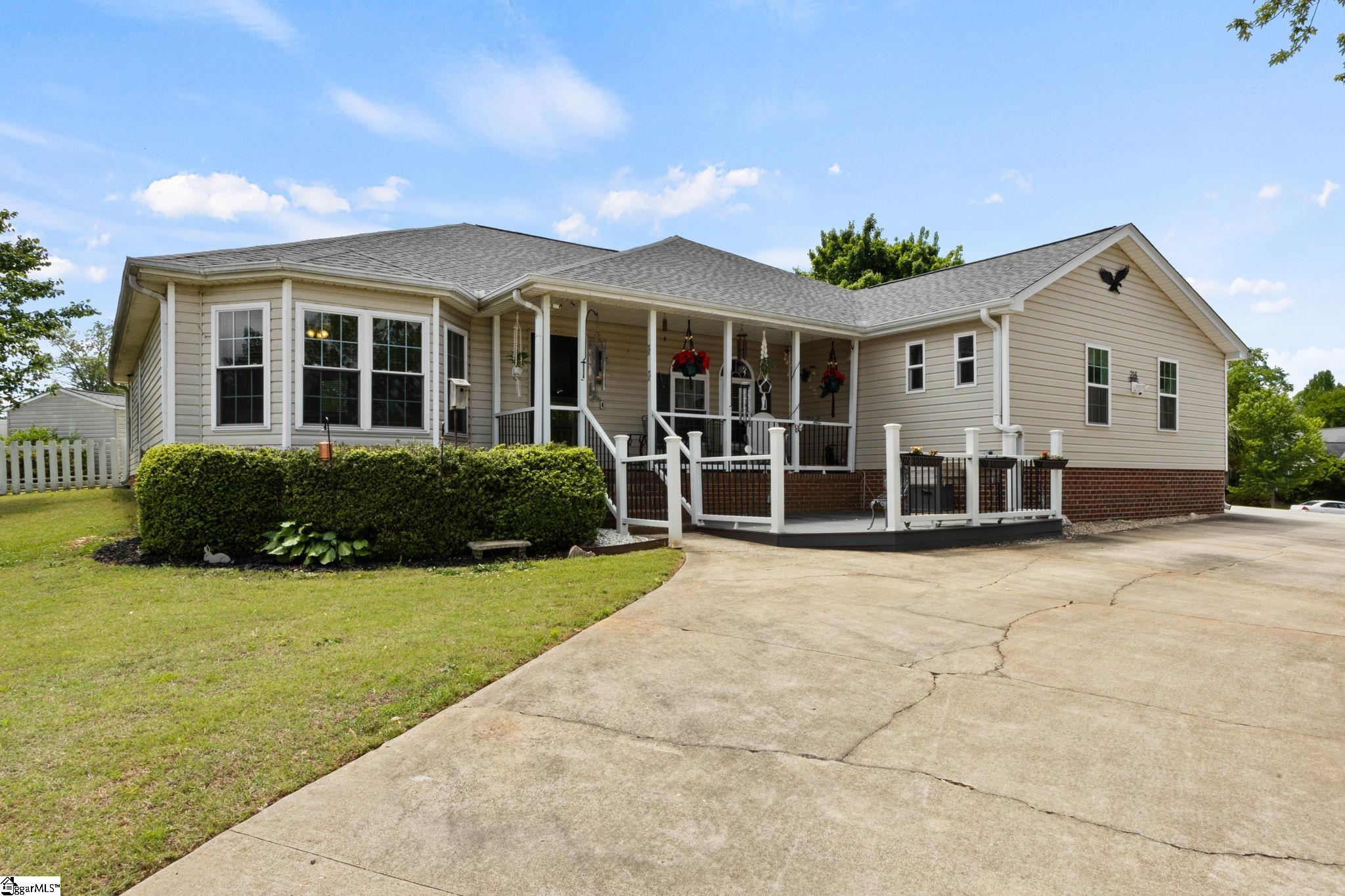 216 Cornelson Drive Property Photo 1