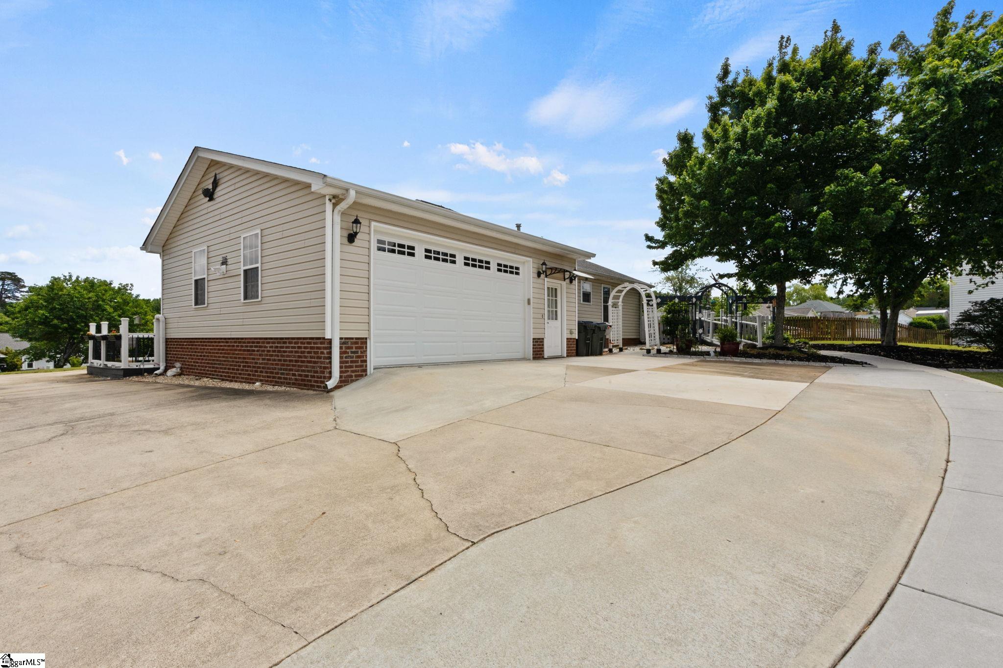 216 Cornelson Drive Property Photo 2