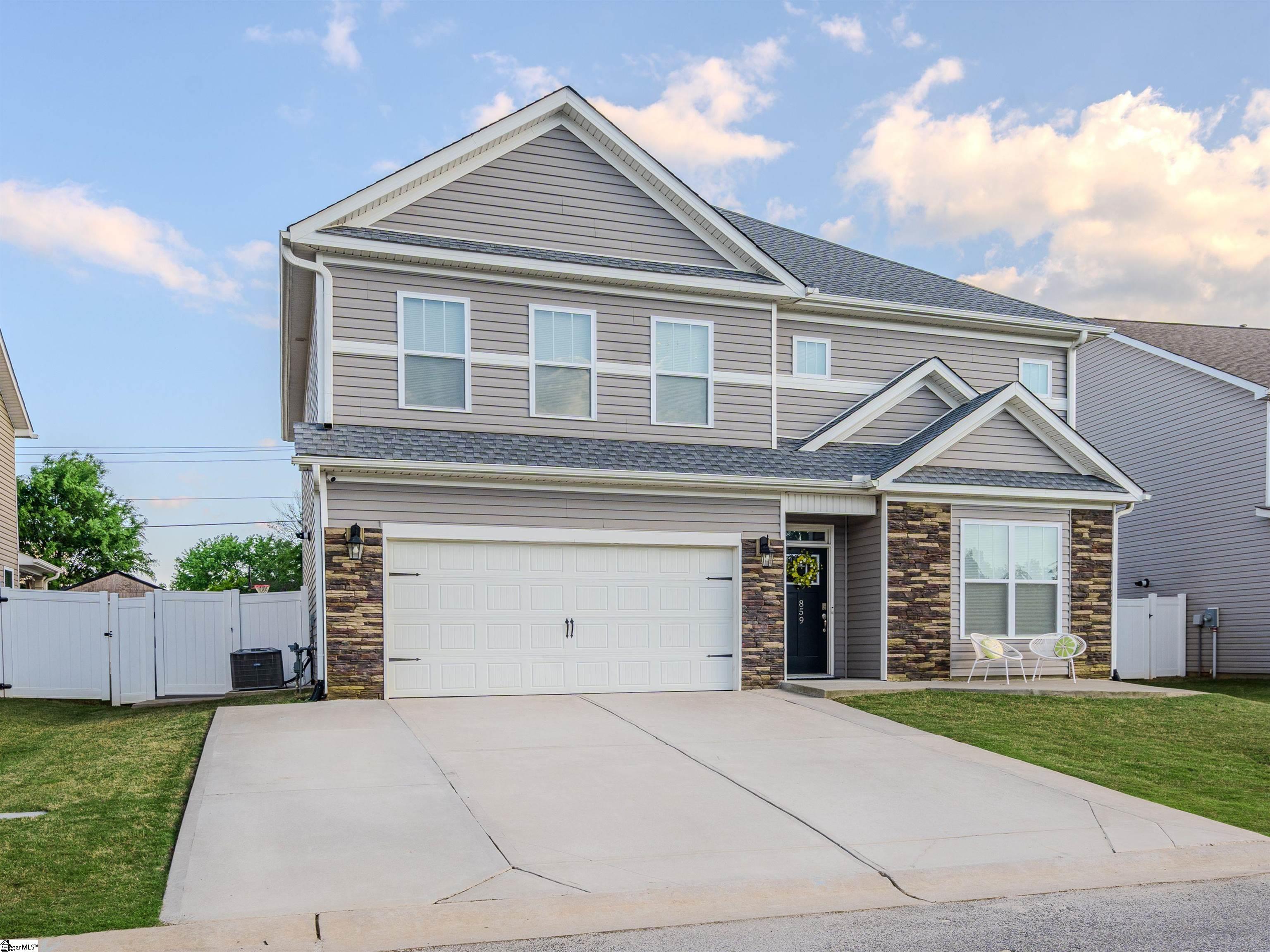 859 Ingleside Way Property Photo 1