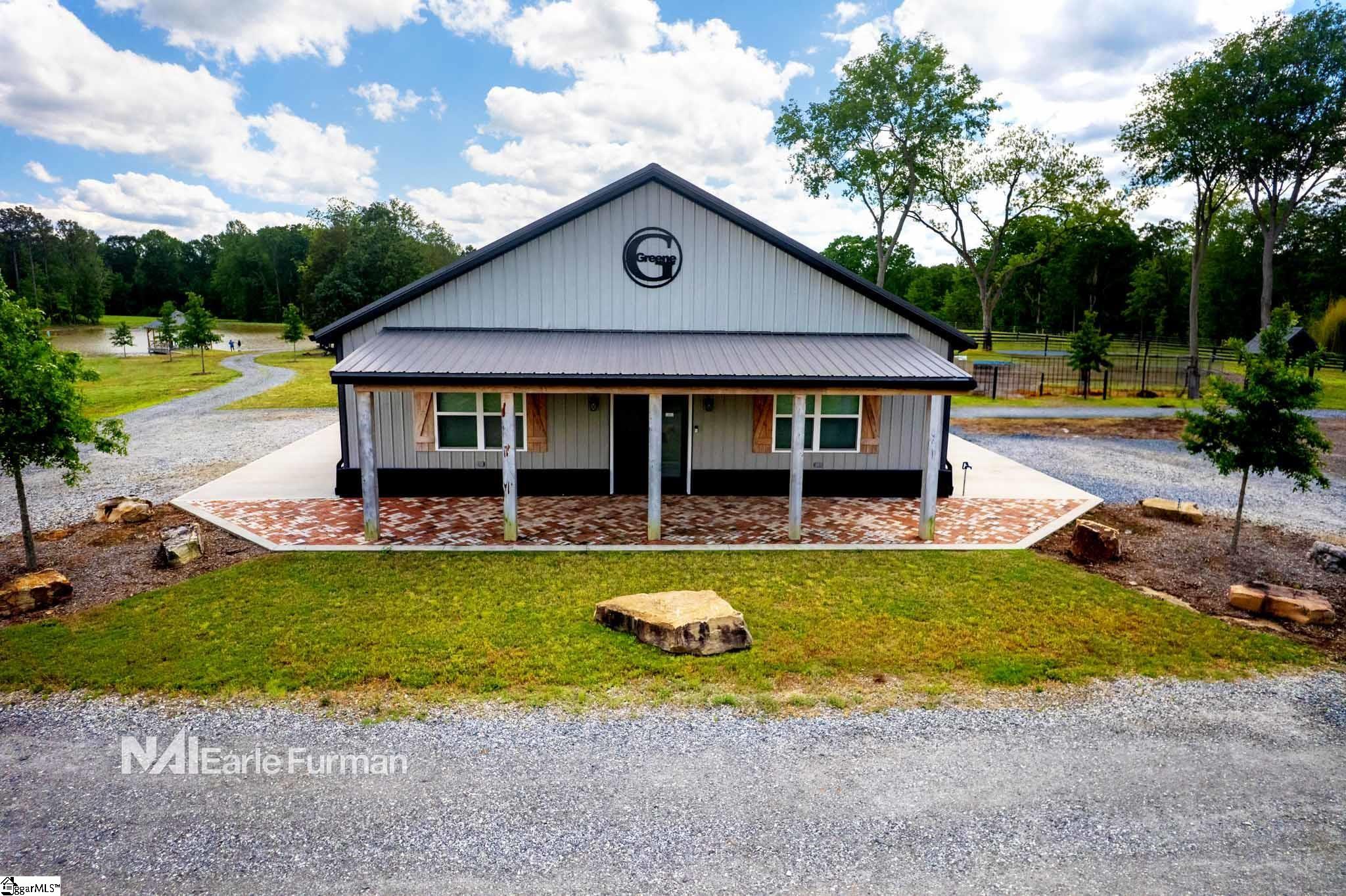 7483 252 Highway Property Photo 2
