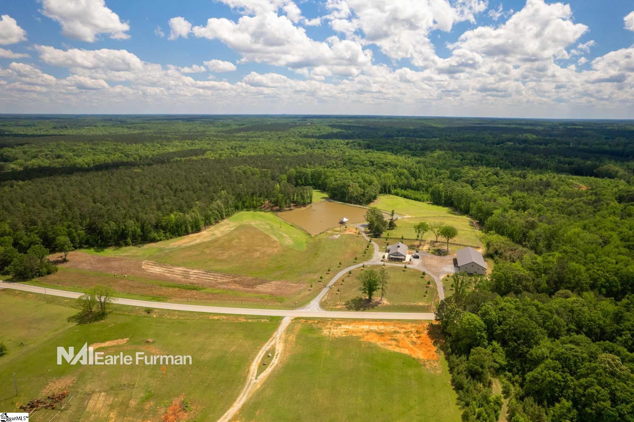 7483 252 Highway Property Photo 4