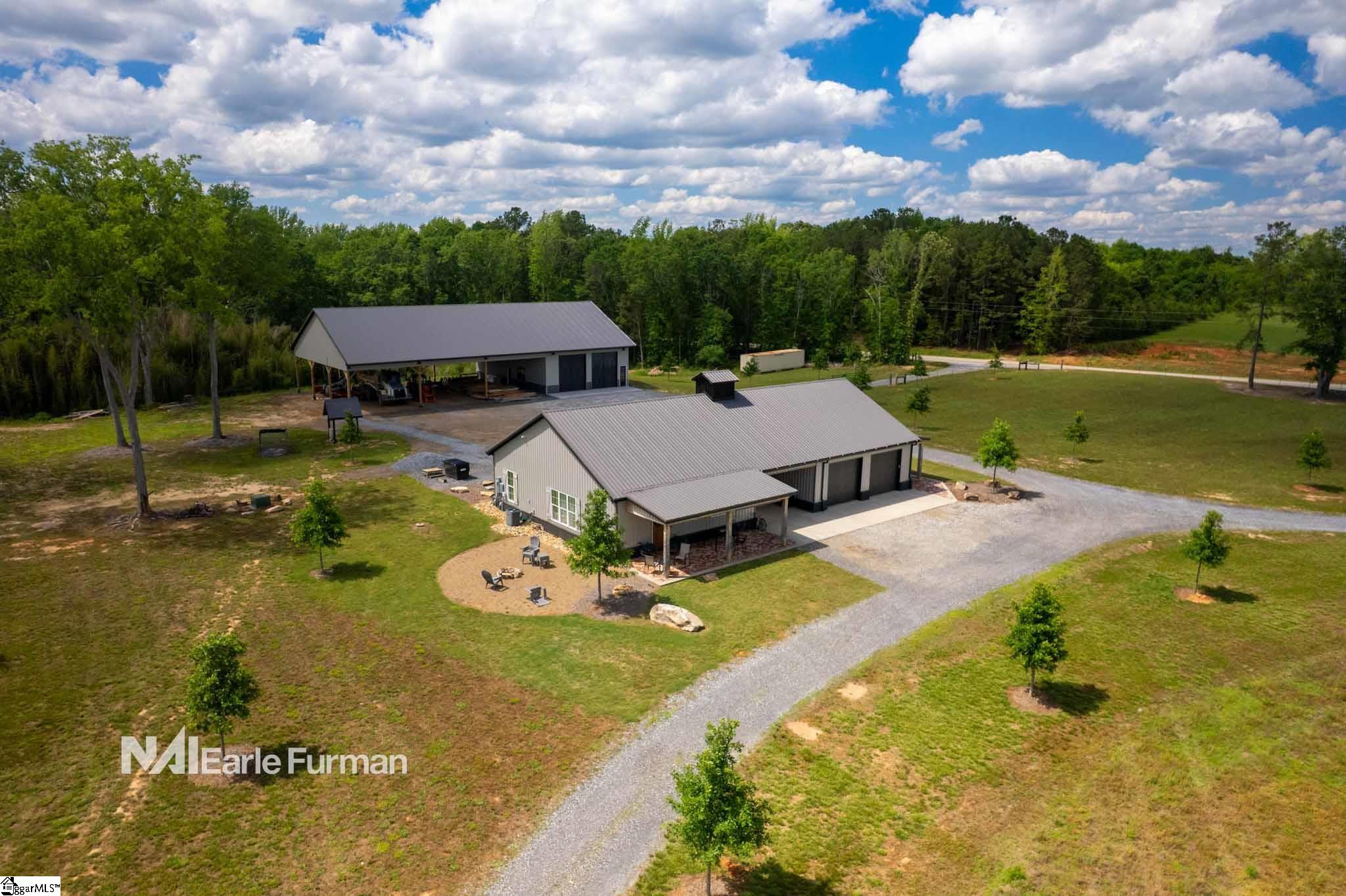 7483 252 Highway Property Photo 5