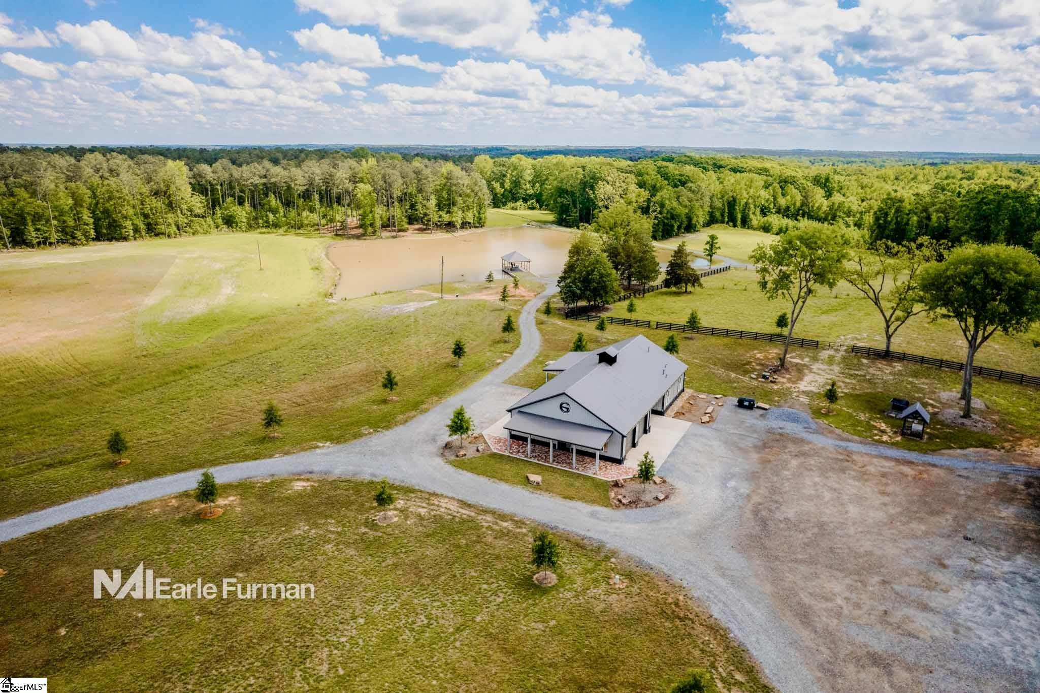 7483 252 Highway Property Photo 8