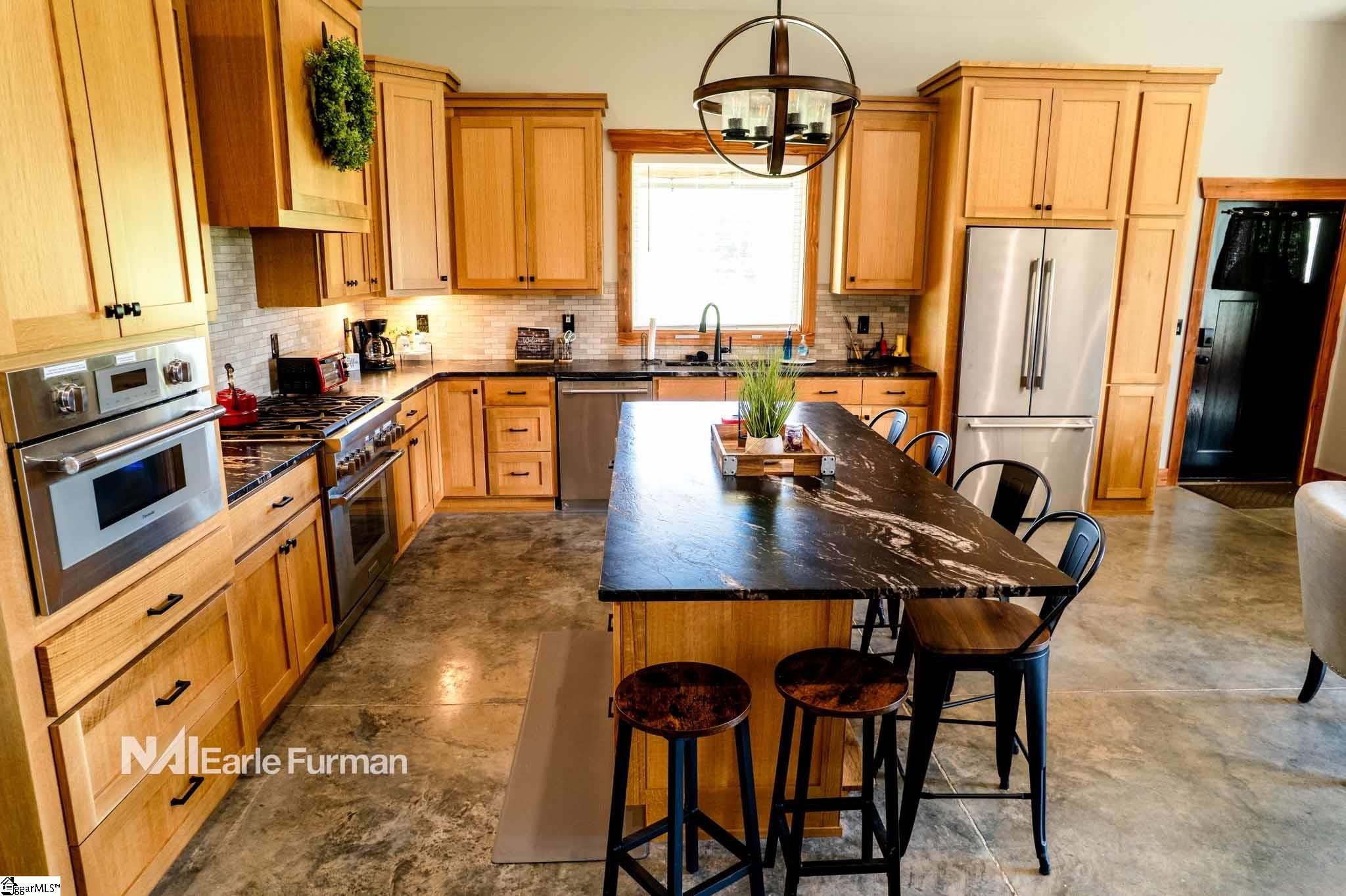 7483 252 Highway Property Photo 9