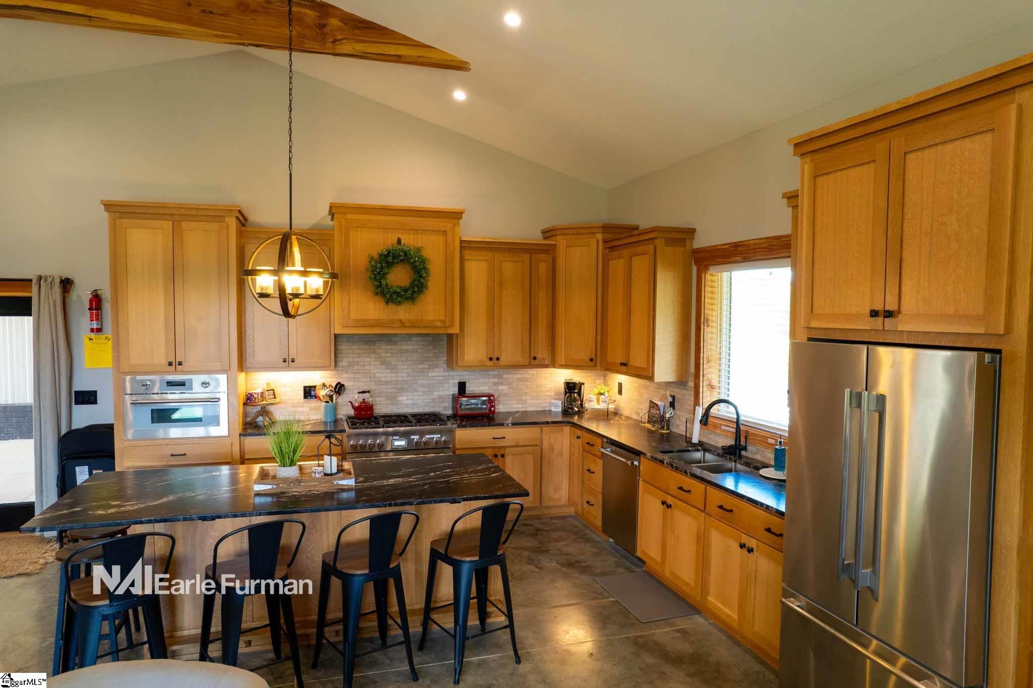 7483 252 Highway Property Photo 11