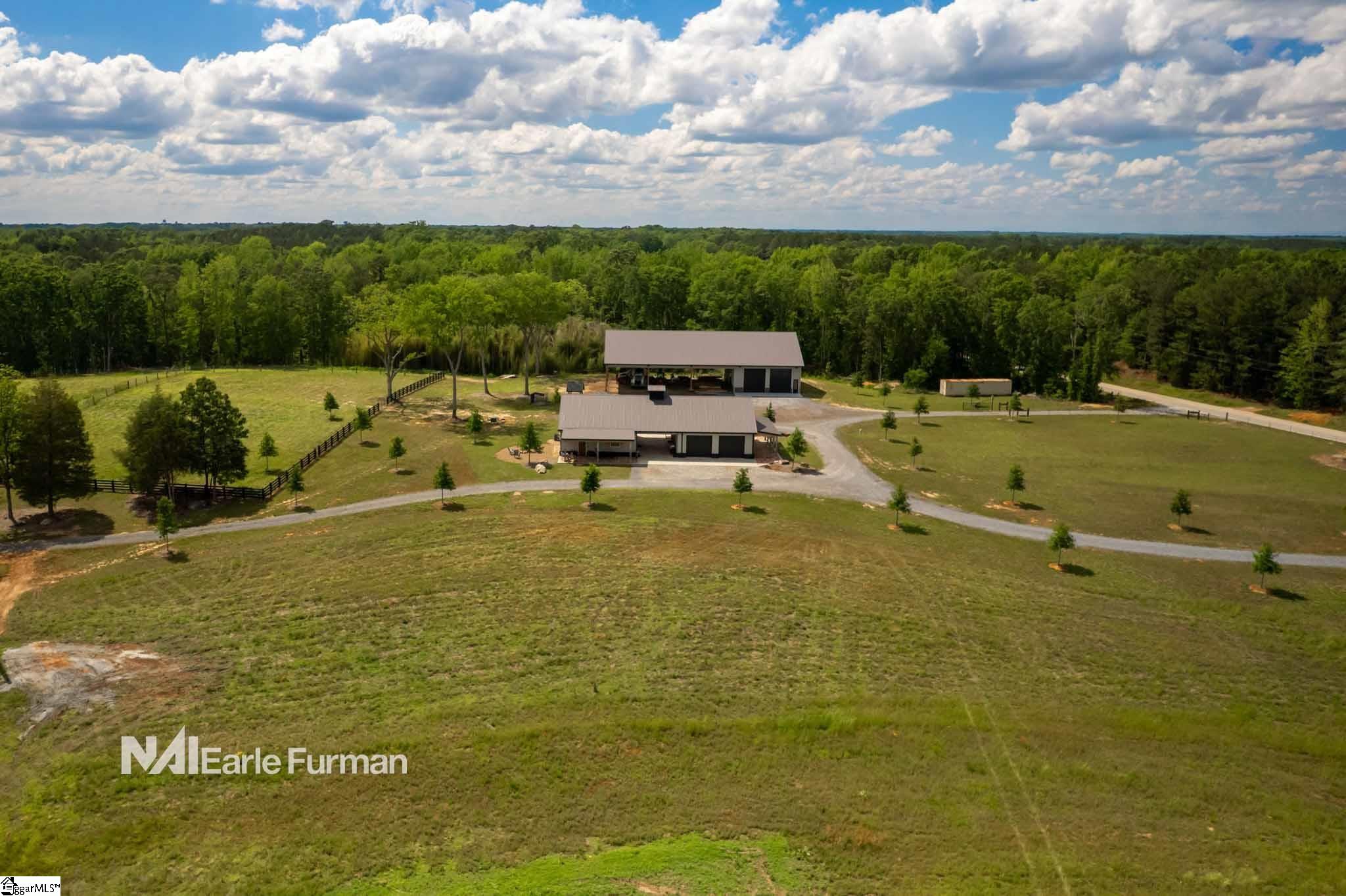 7483 252 Highway Property Photo 15