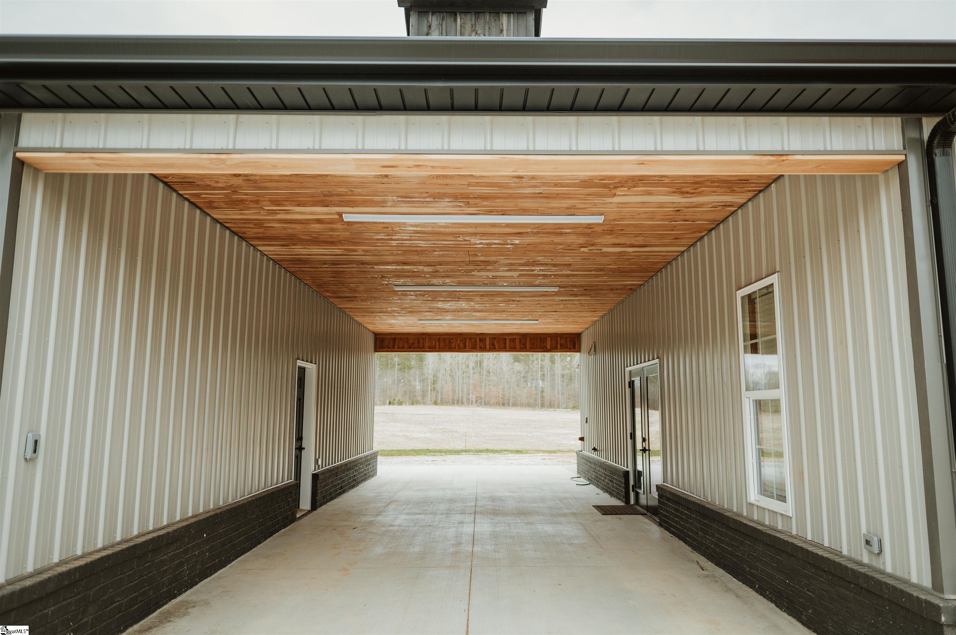 7483 252 Highway Property Photo 26