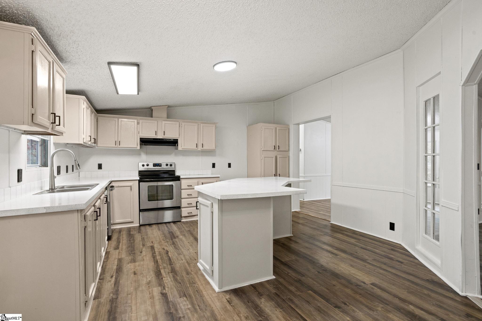 100 Epps Road Property Photo 12
