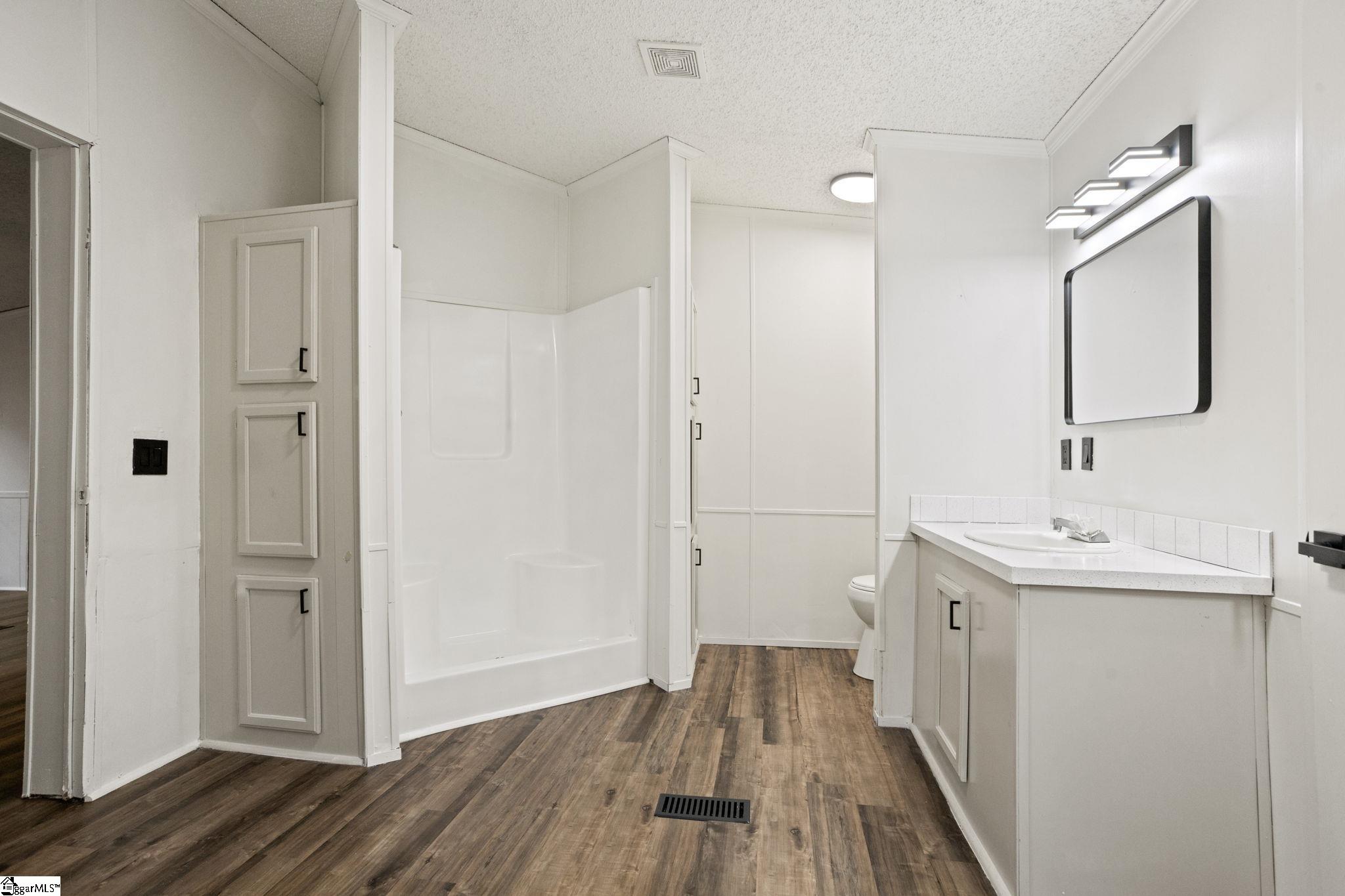 100 Epps Road Property Photo 17