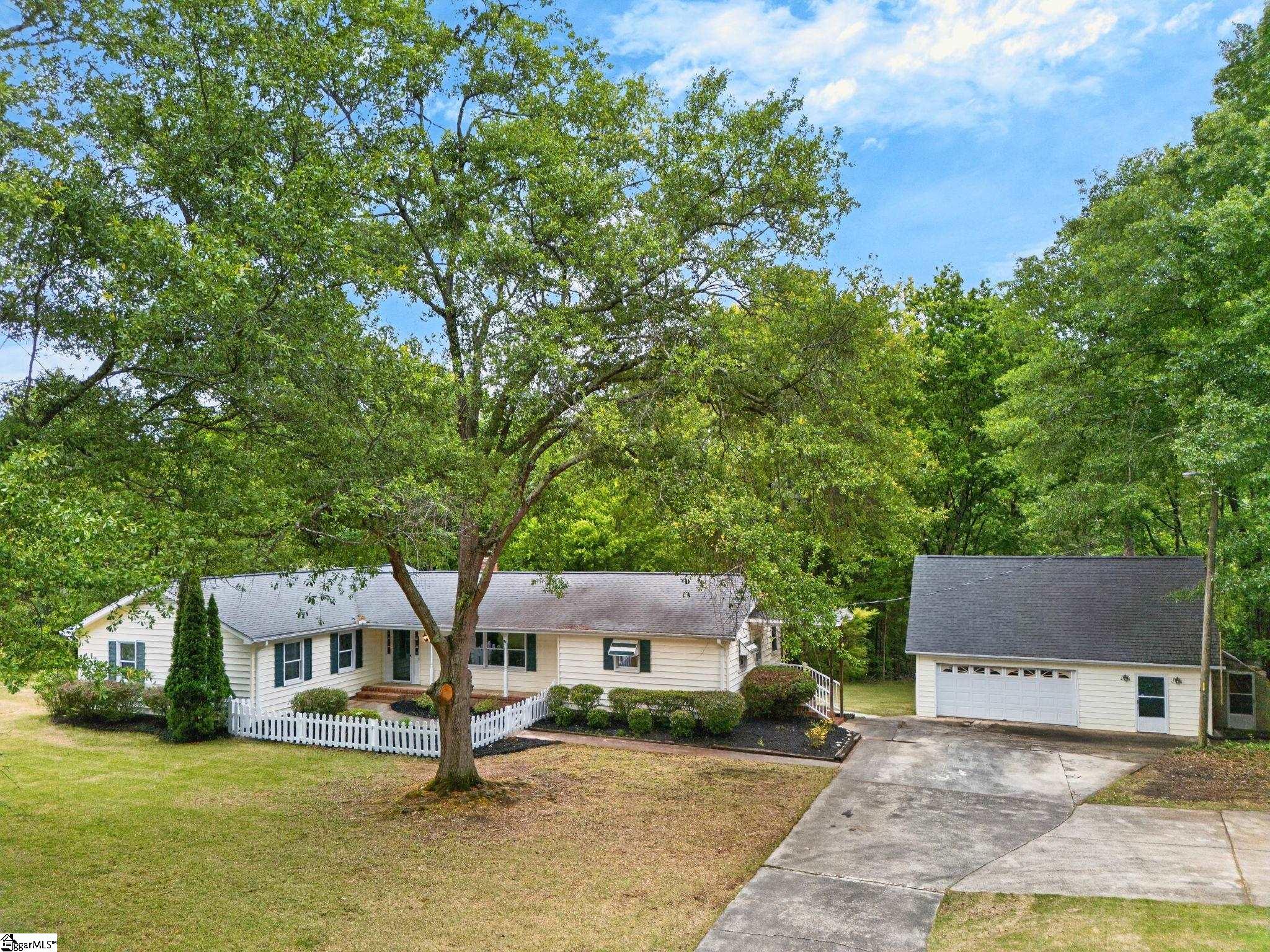 227 White Drive Property Photo 2