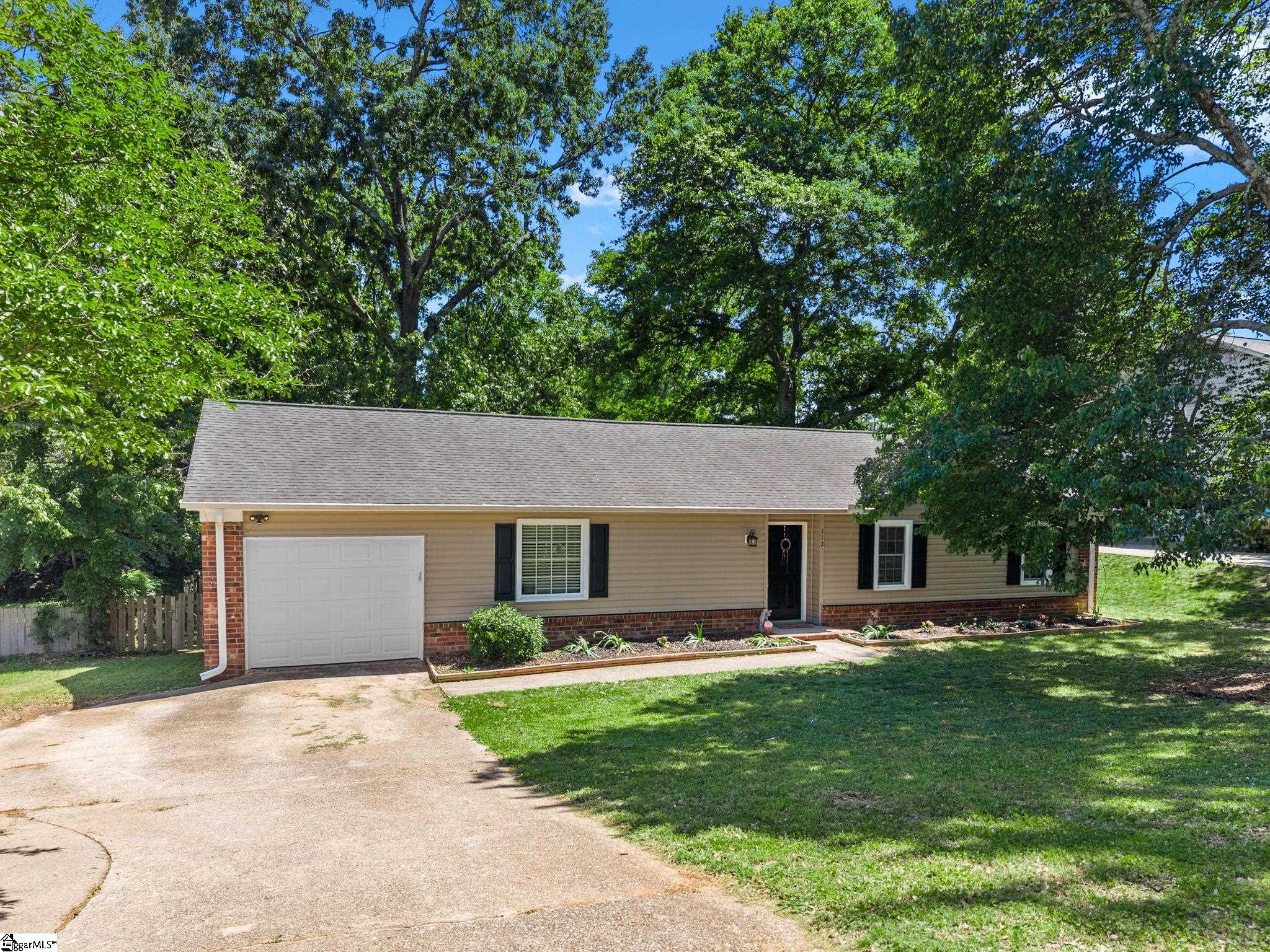 112 Canebrake Drive Property Photo 1