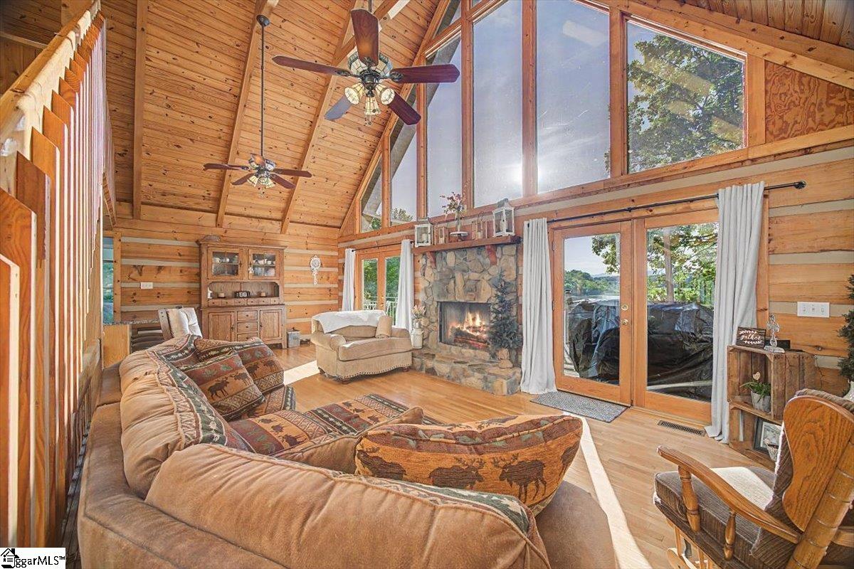 1113 Dickson Road Property Photo 11