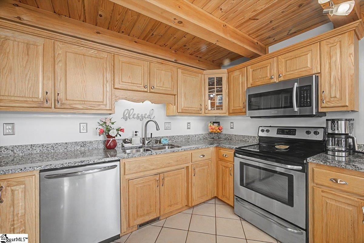 1113 Dickson Road Property Photo 13