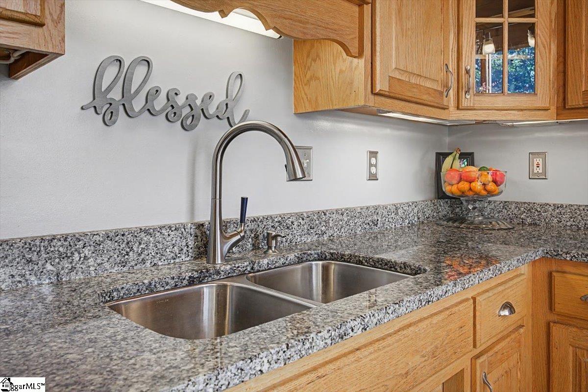 1113 Dickson Road Property Photo 14