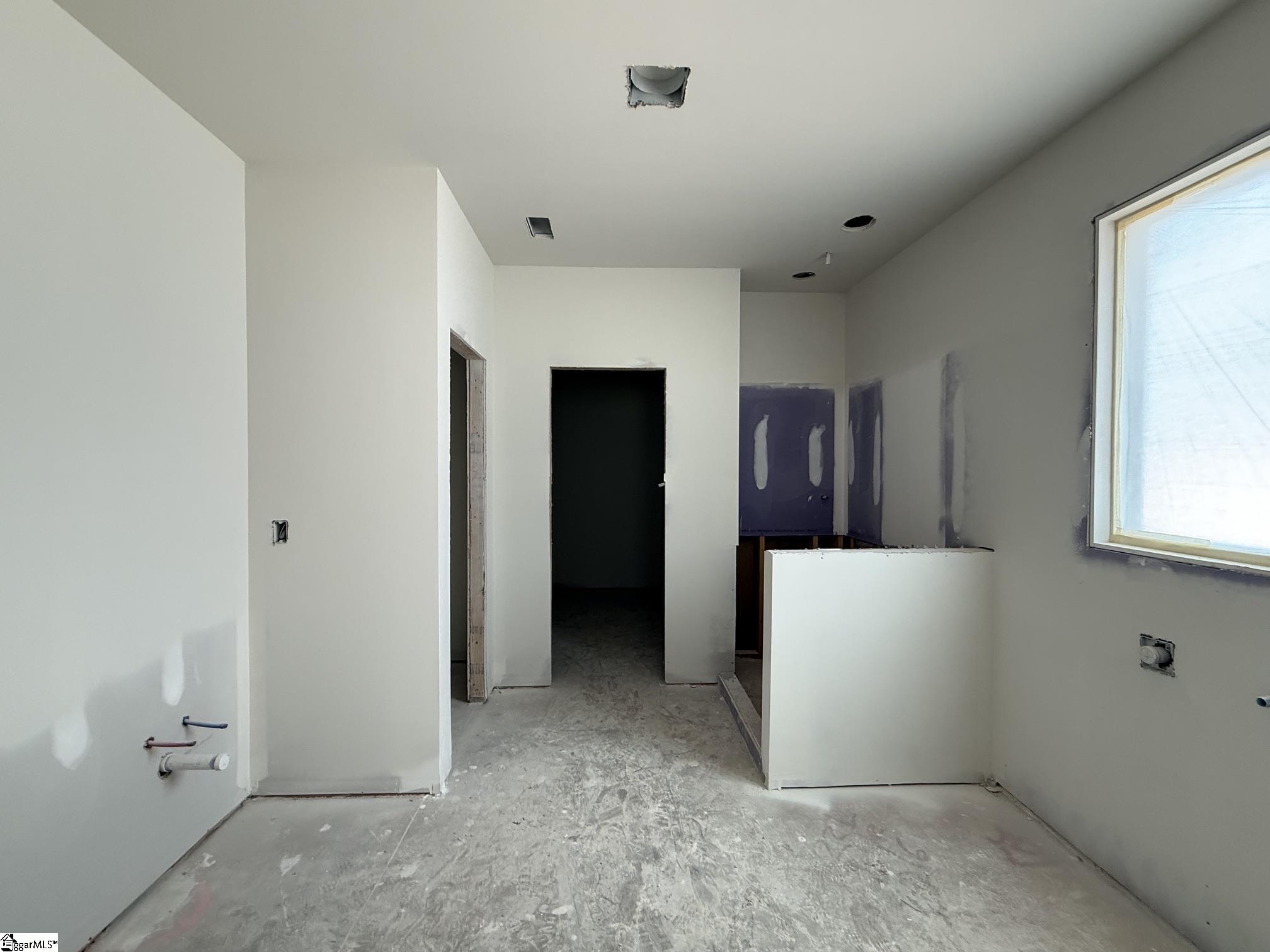 4064 Hollybank Drive Property Photo 6