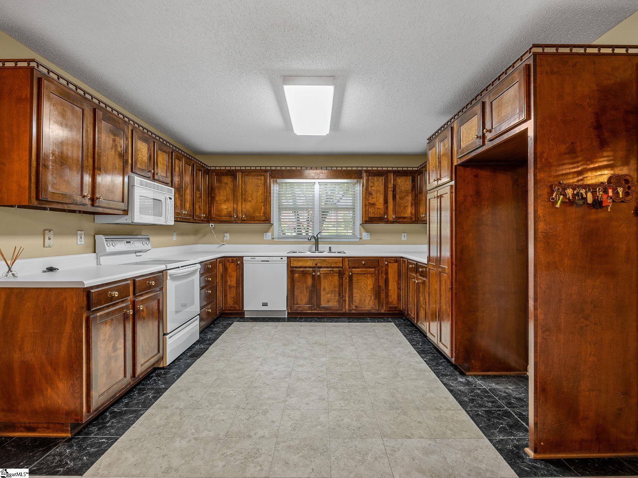 353 Round Ridge Road Property Photo 14