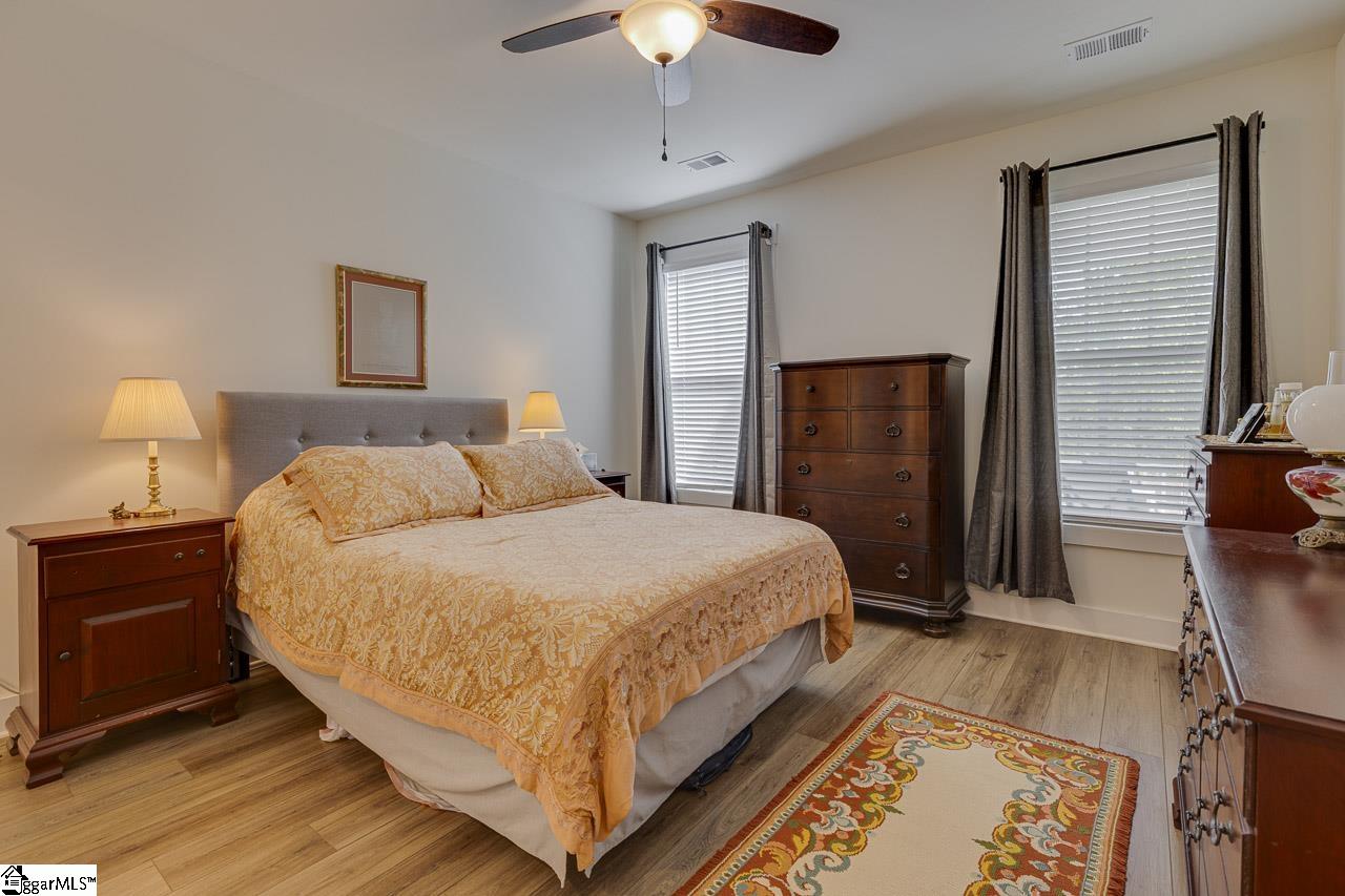 305 Stoneygate Way Property Photo 19