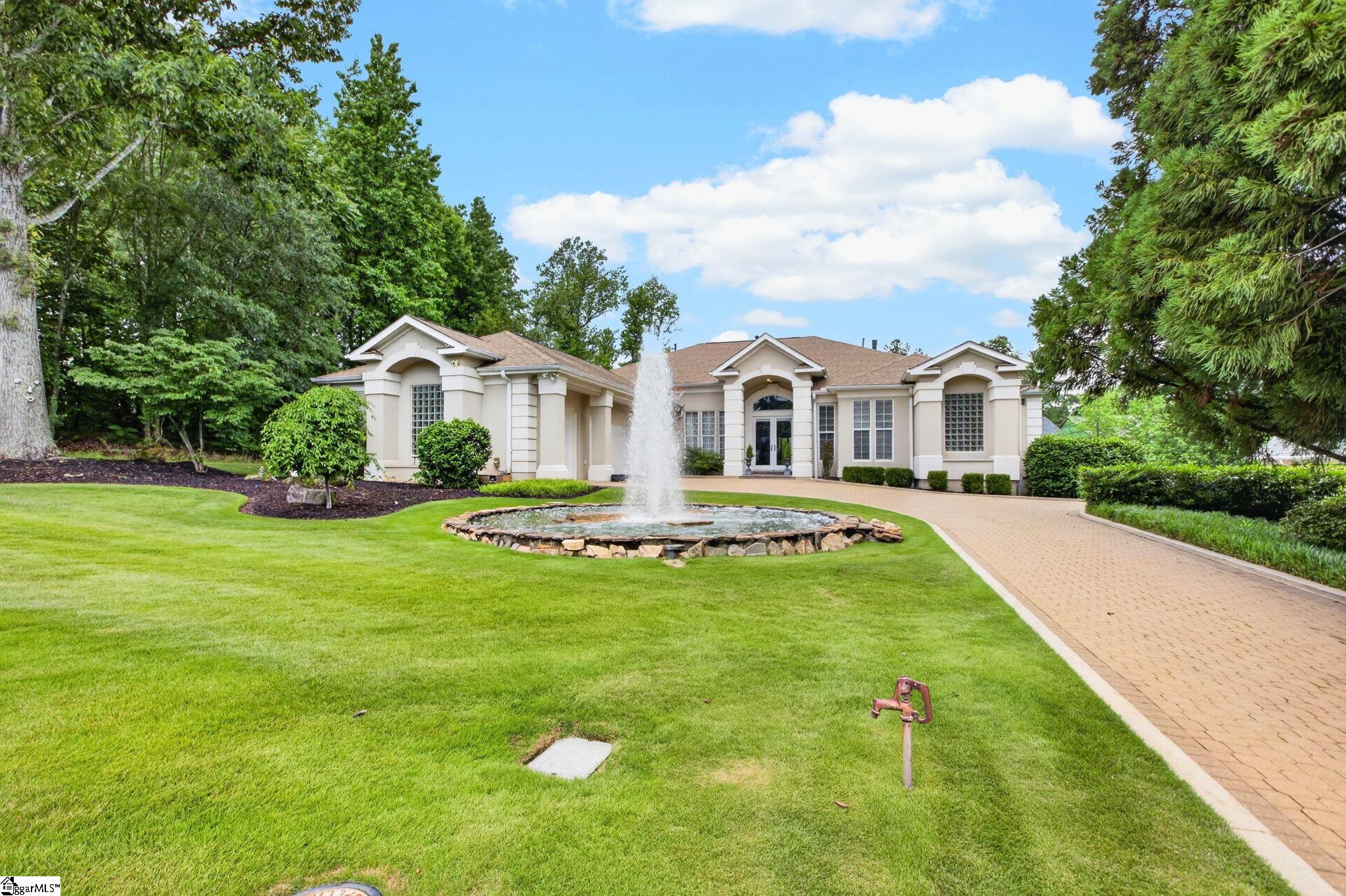 5 Country Squire Court Property Photo 1