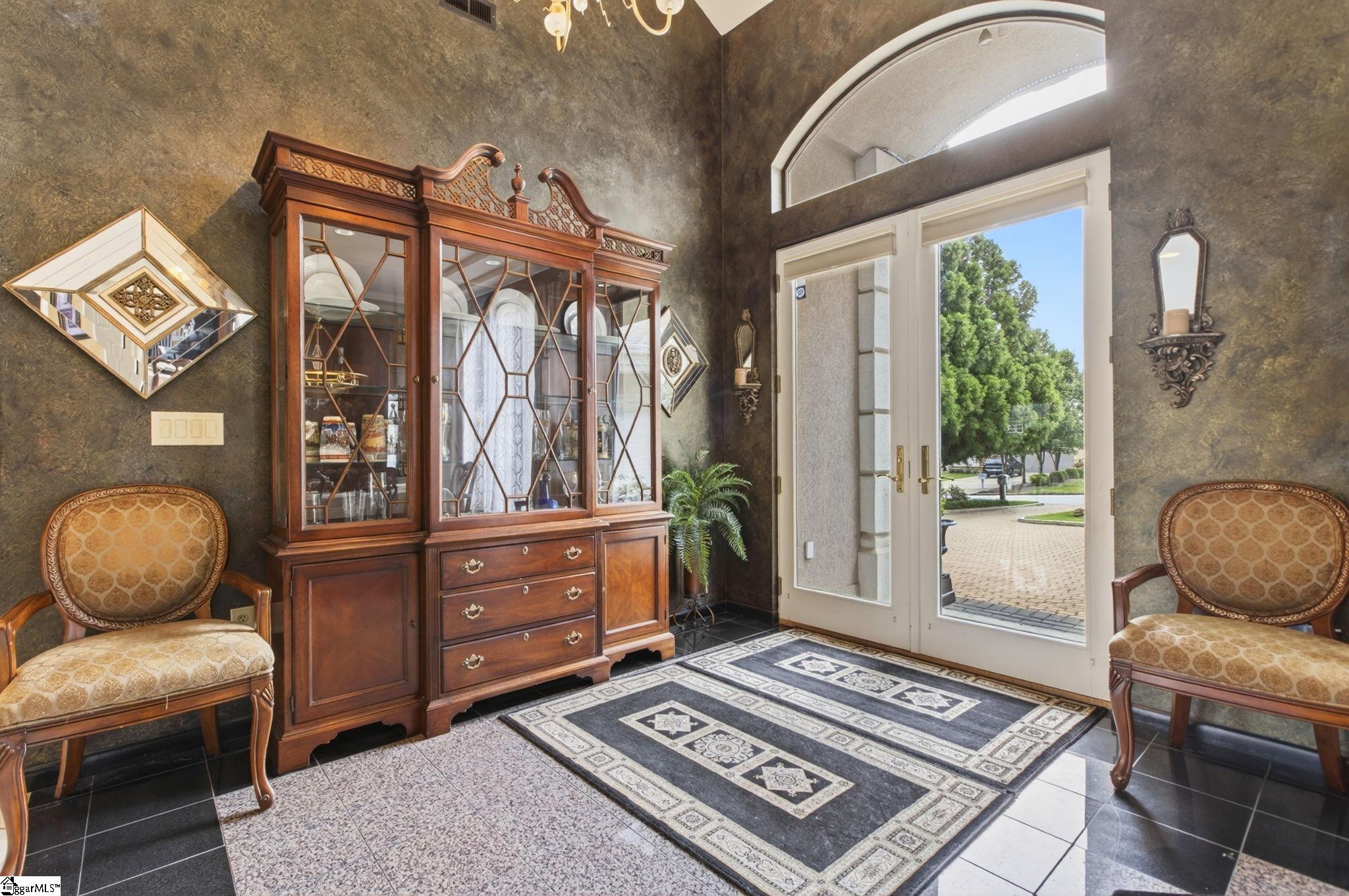 5 Country Squire Court Property Photo 4