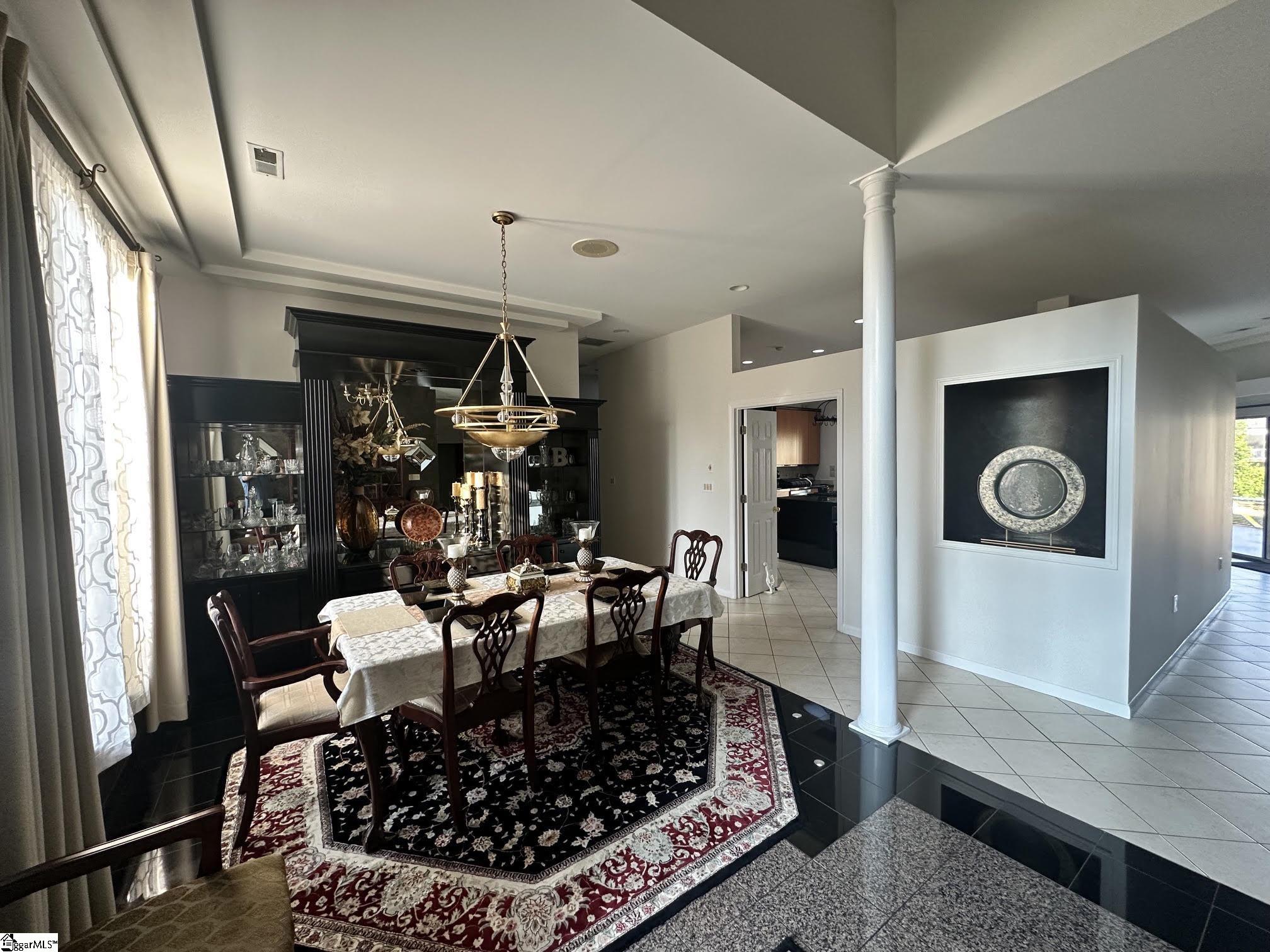 5 Country Squire Court Property Photo 5