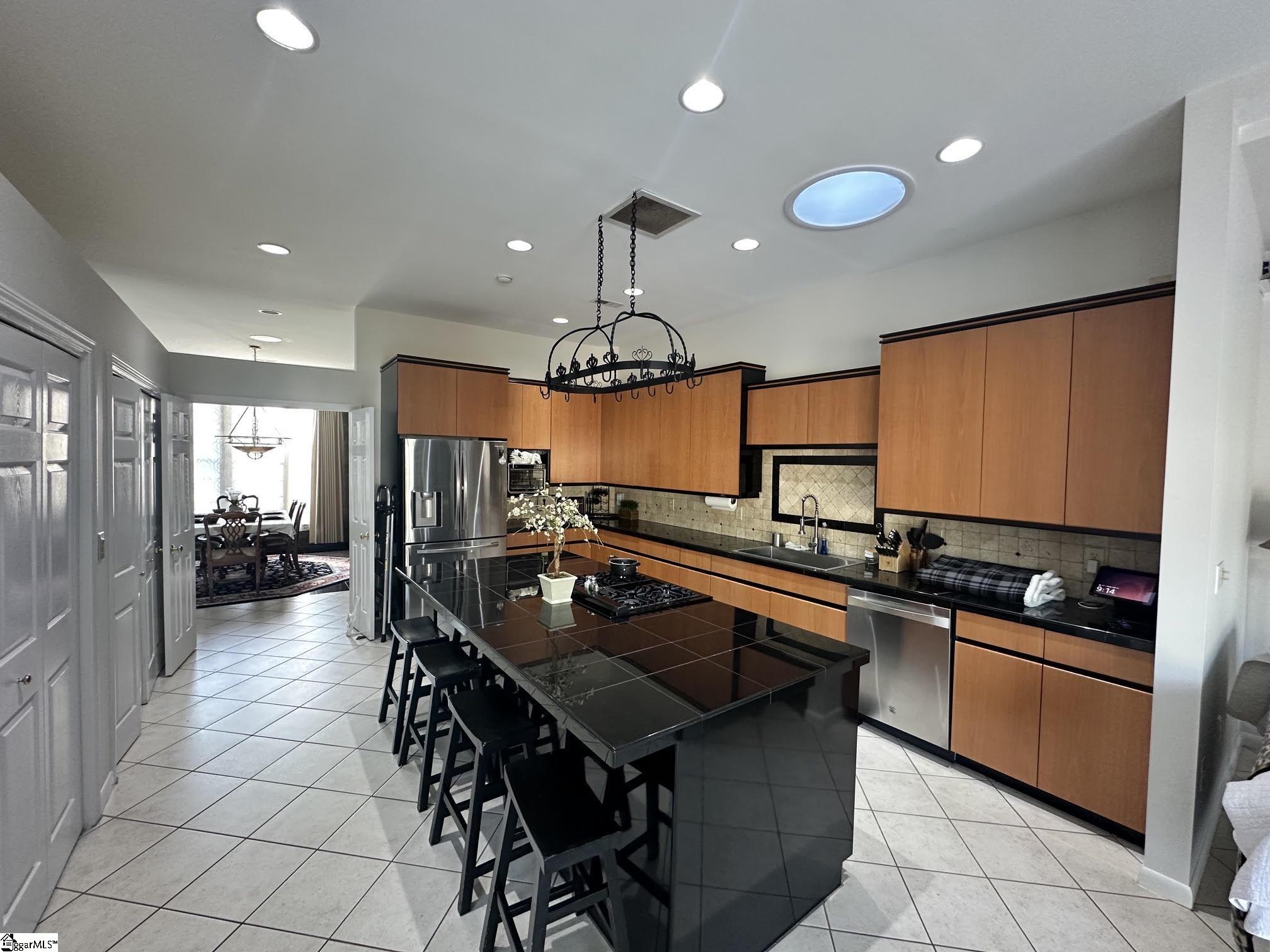 5 Country Squire Court Property Photo 7
