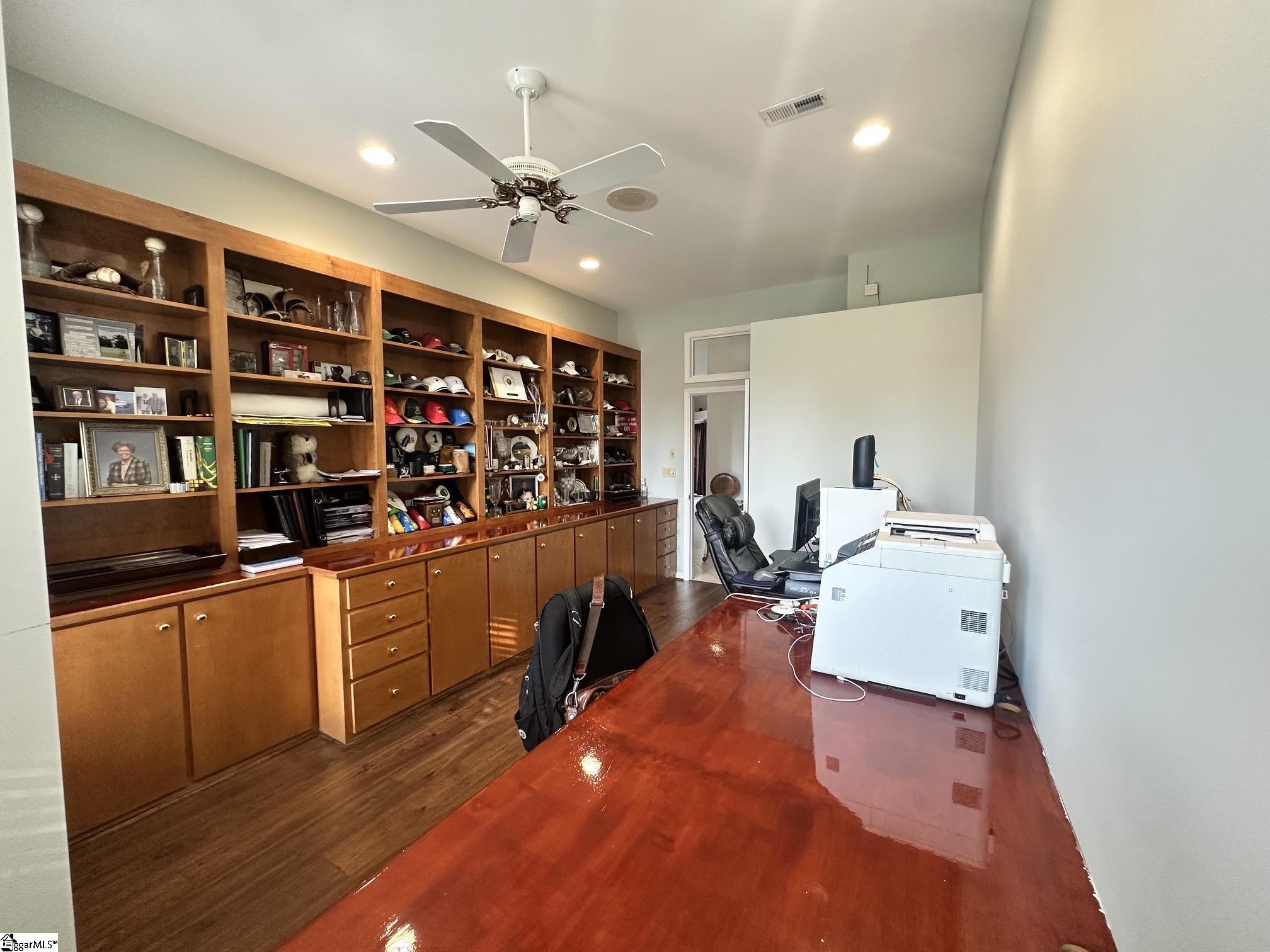 5 Country Squire Court Property Photo 9