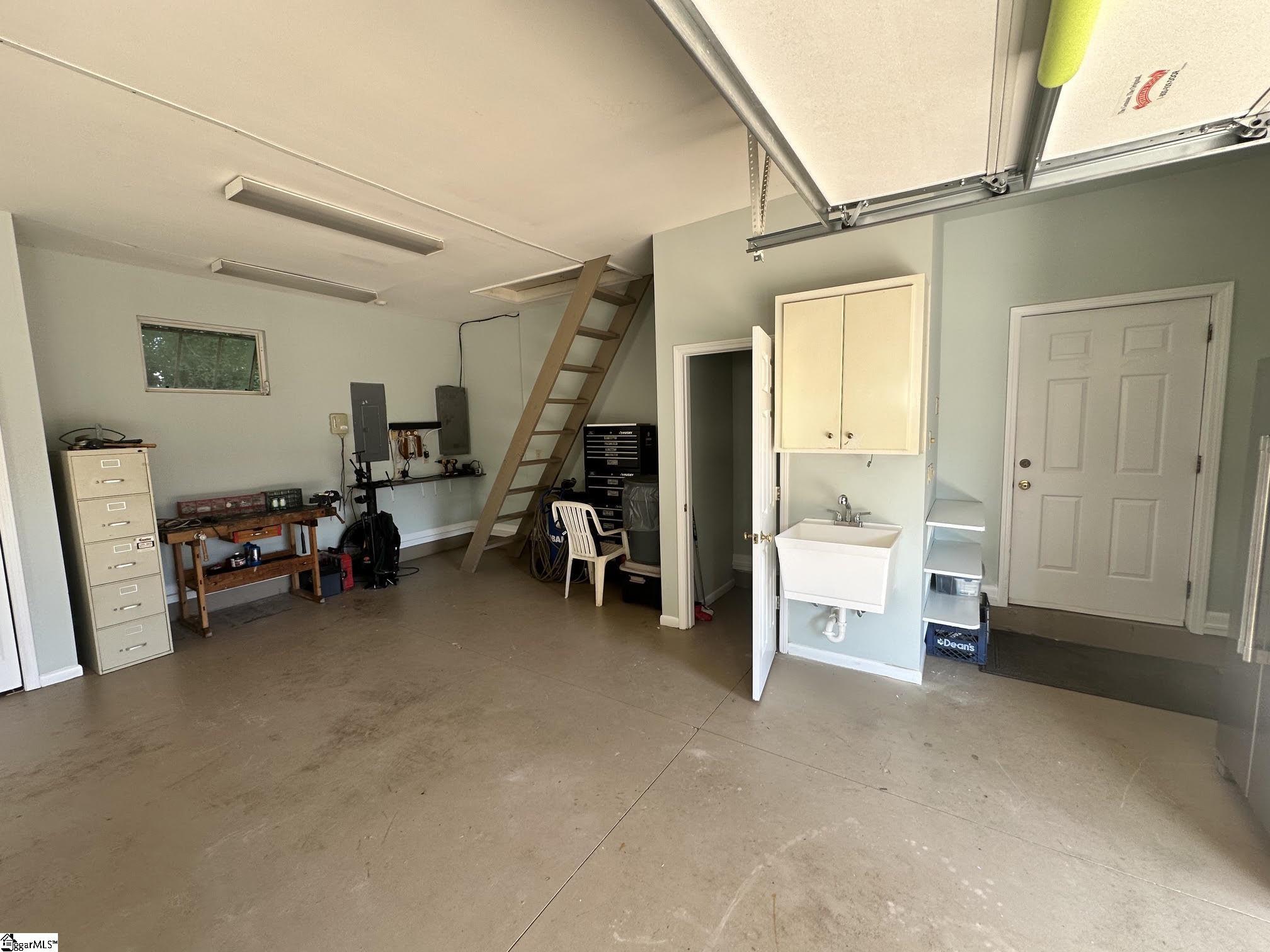 5 Country Squire Court Property Photo 29