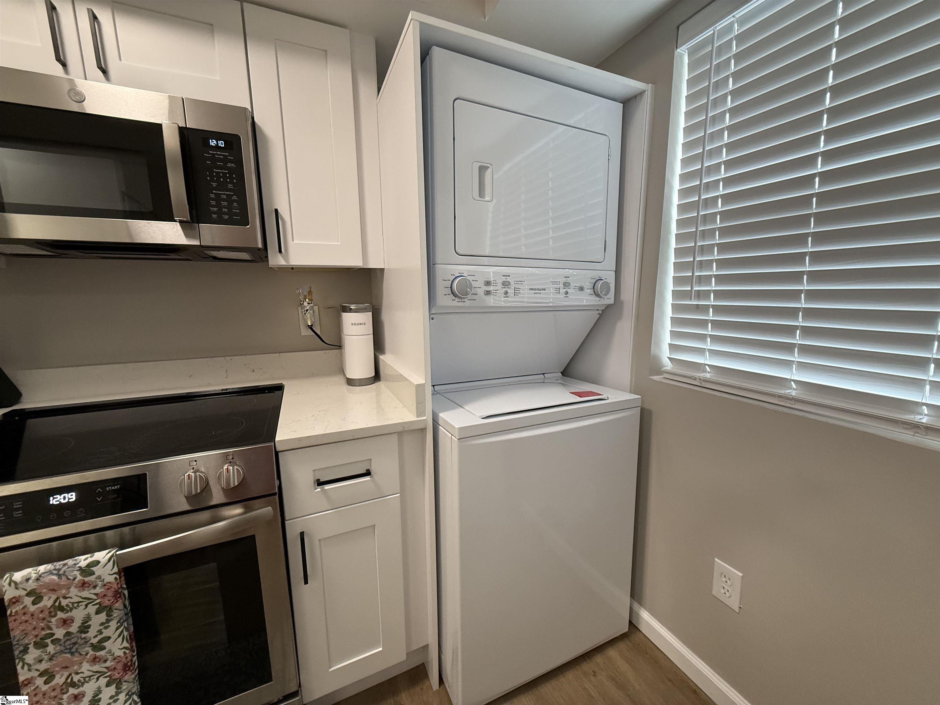 2530 E North Street Property Photo 7