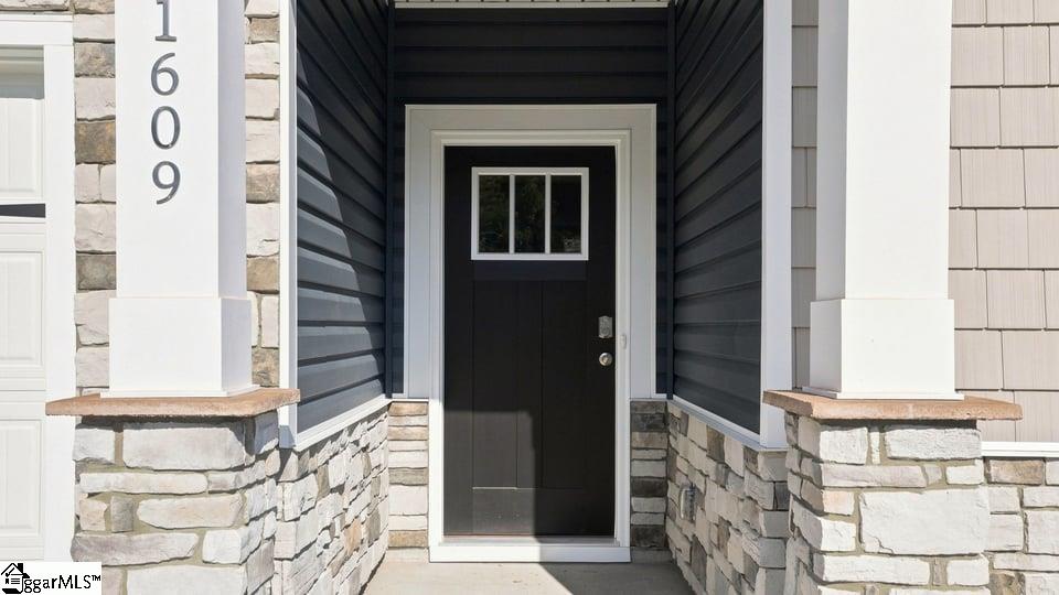 1609 Castlen Court Property Photo 4