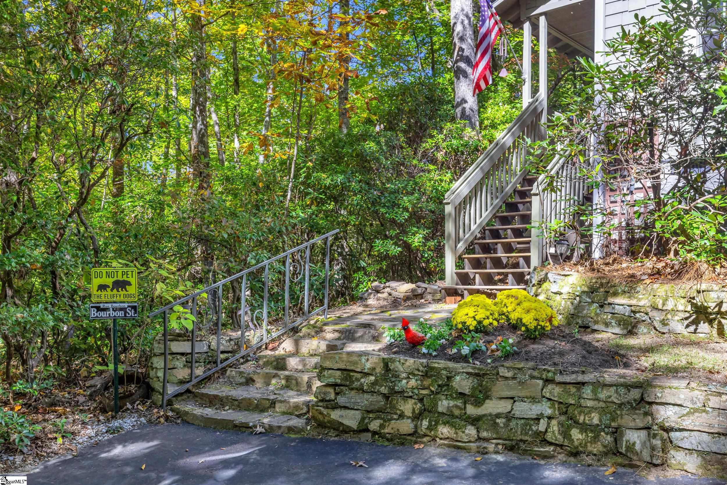 512 Cliff Ridge Drive Property Photo 2