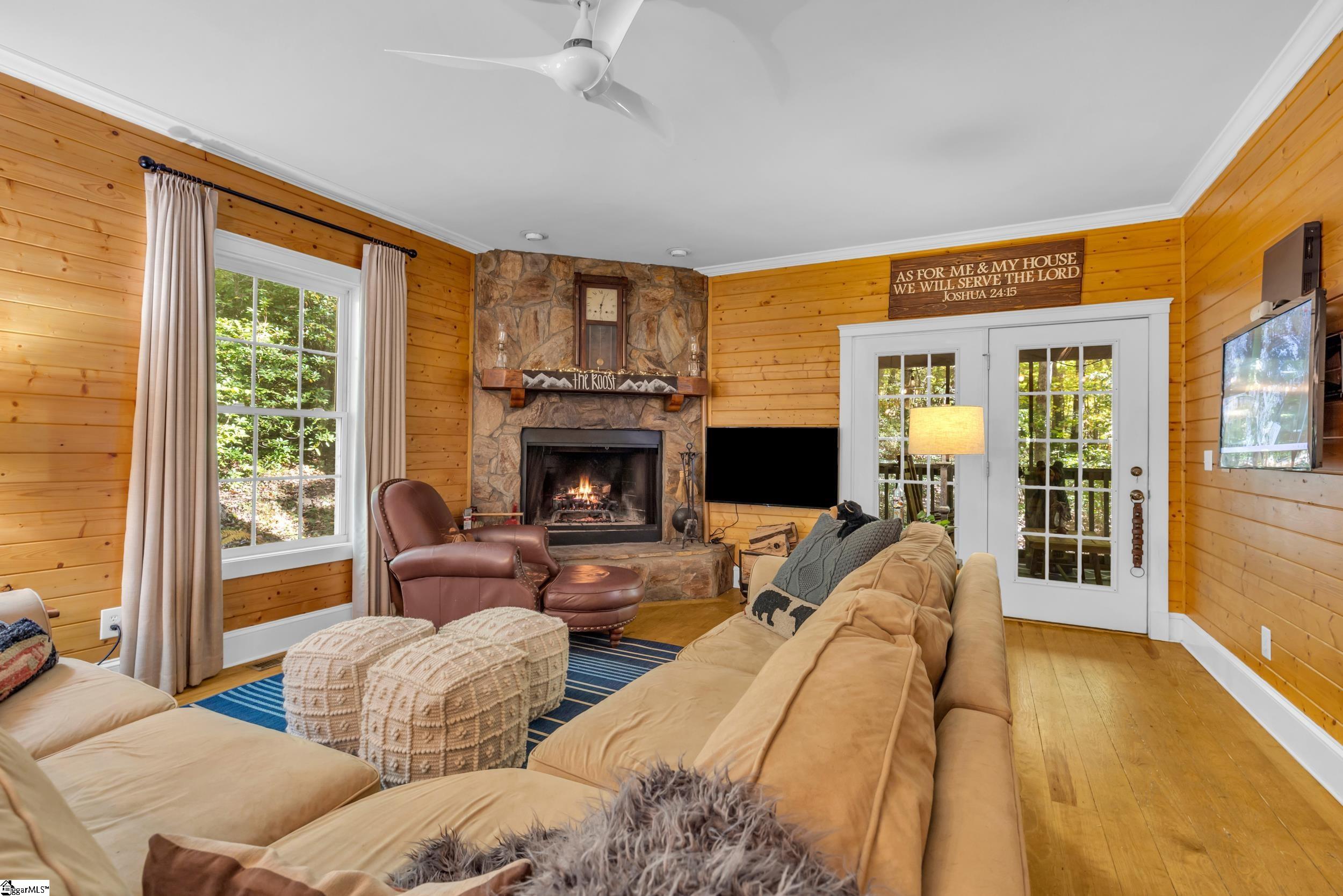 512 Cliff Ridge Drive Property Photo 3