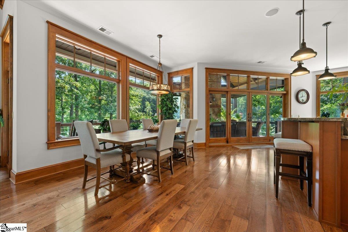 1590224 Property Photo 11