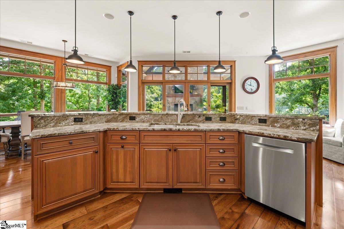1590224 Property Photo 15