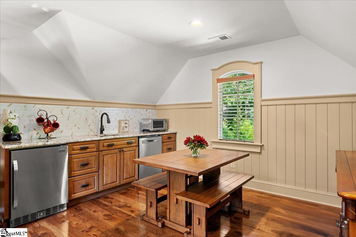 1590224 Property Photo 27