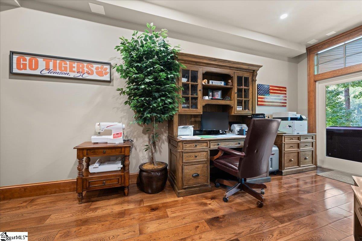 1590224 Property Photo 32