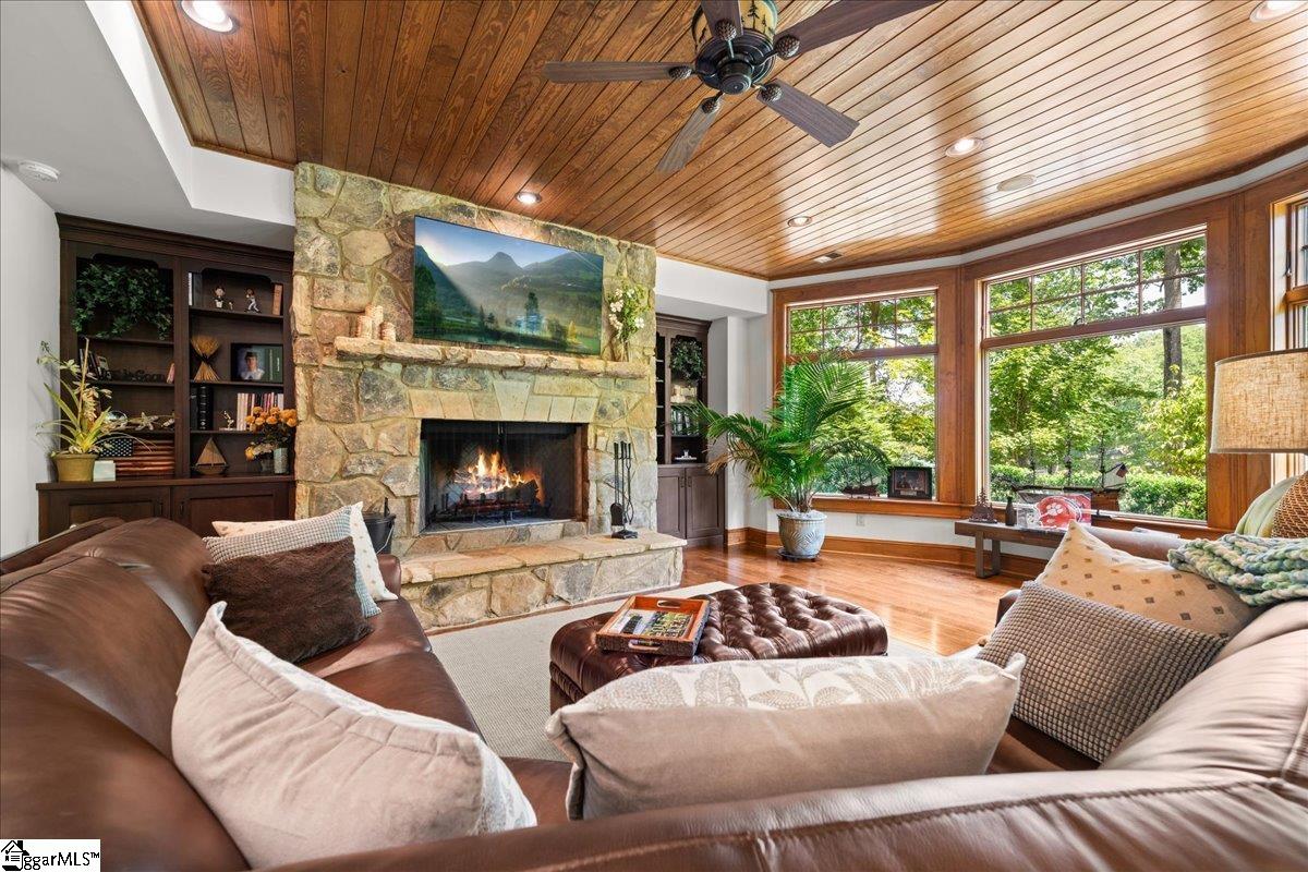 1590224 Property Photo 35