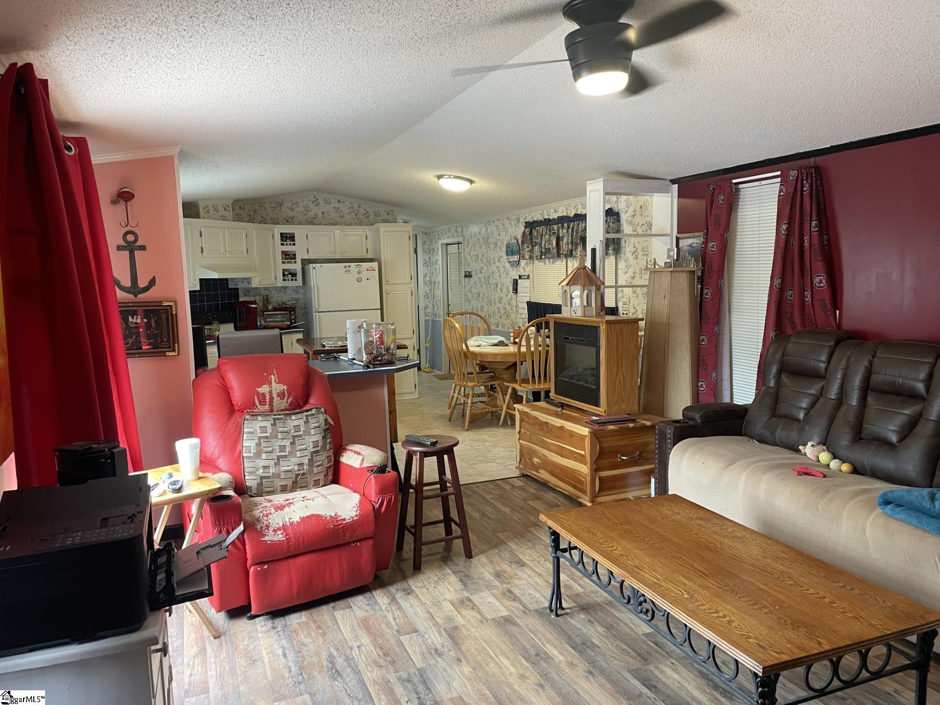 3825 Skippers Lodge Road Property Photo 3