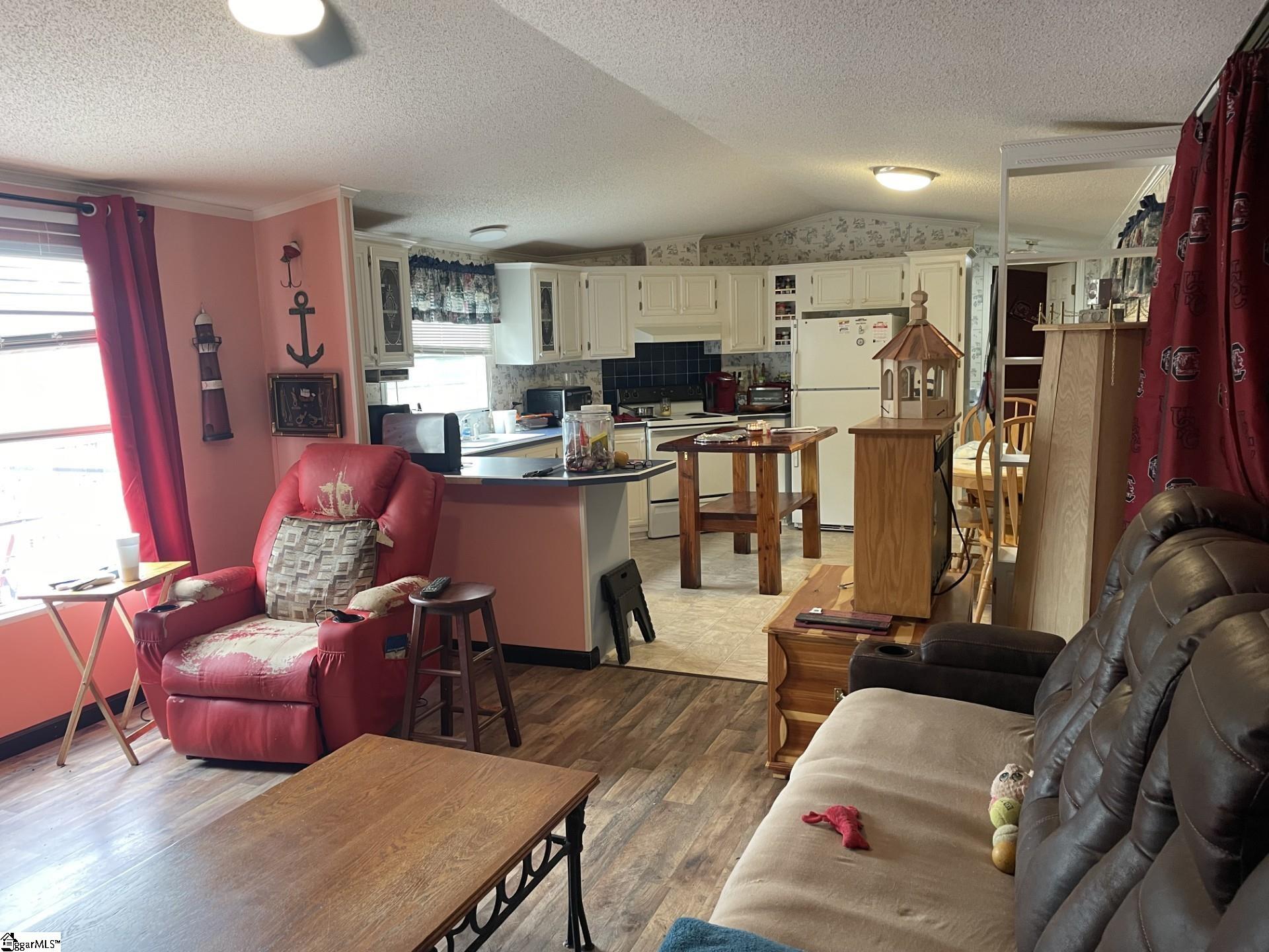 3825 Skippers Lodge Road Property Photo 4