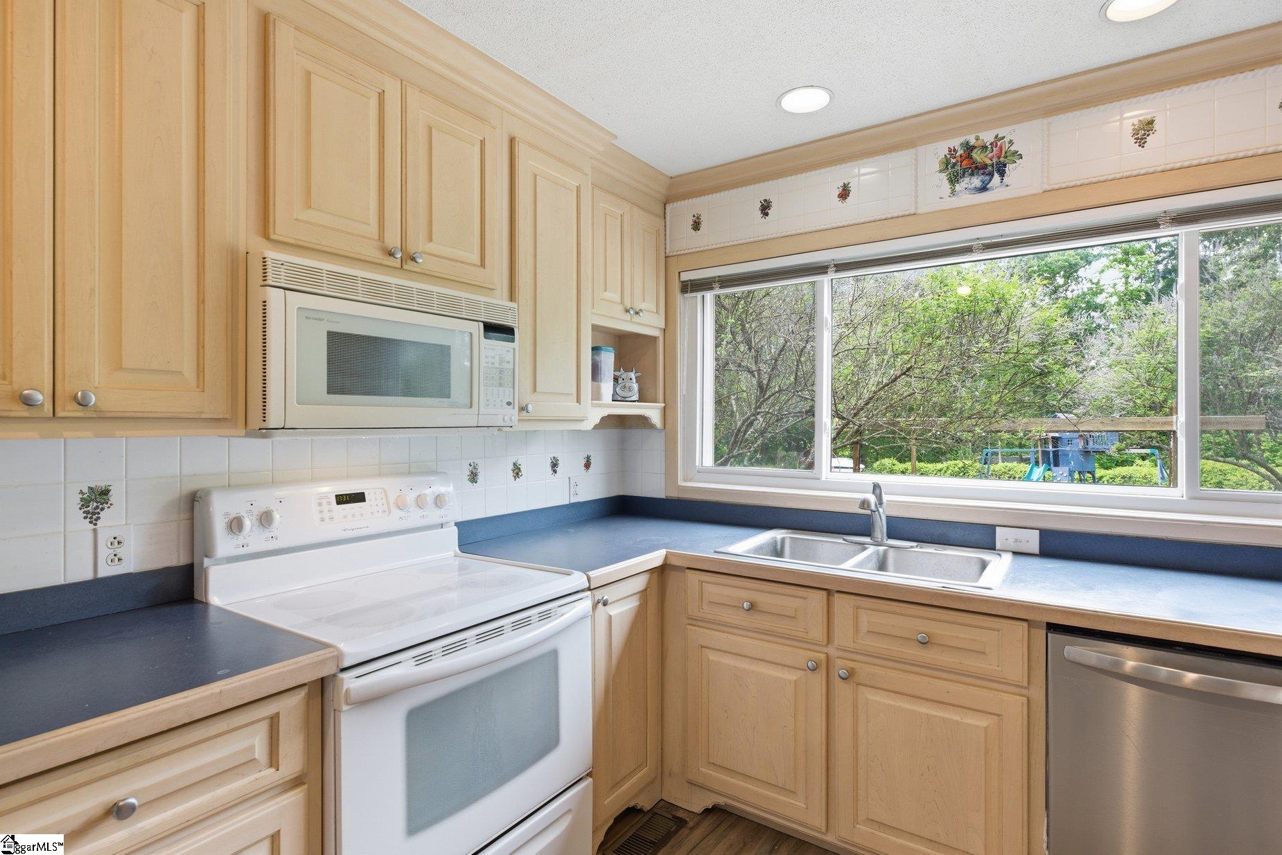 144 Spring Road Property Photo 13