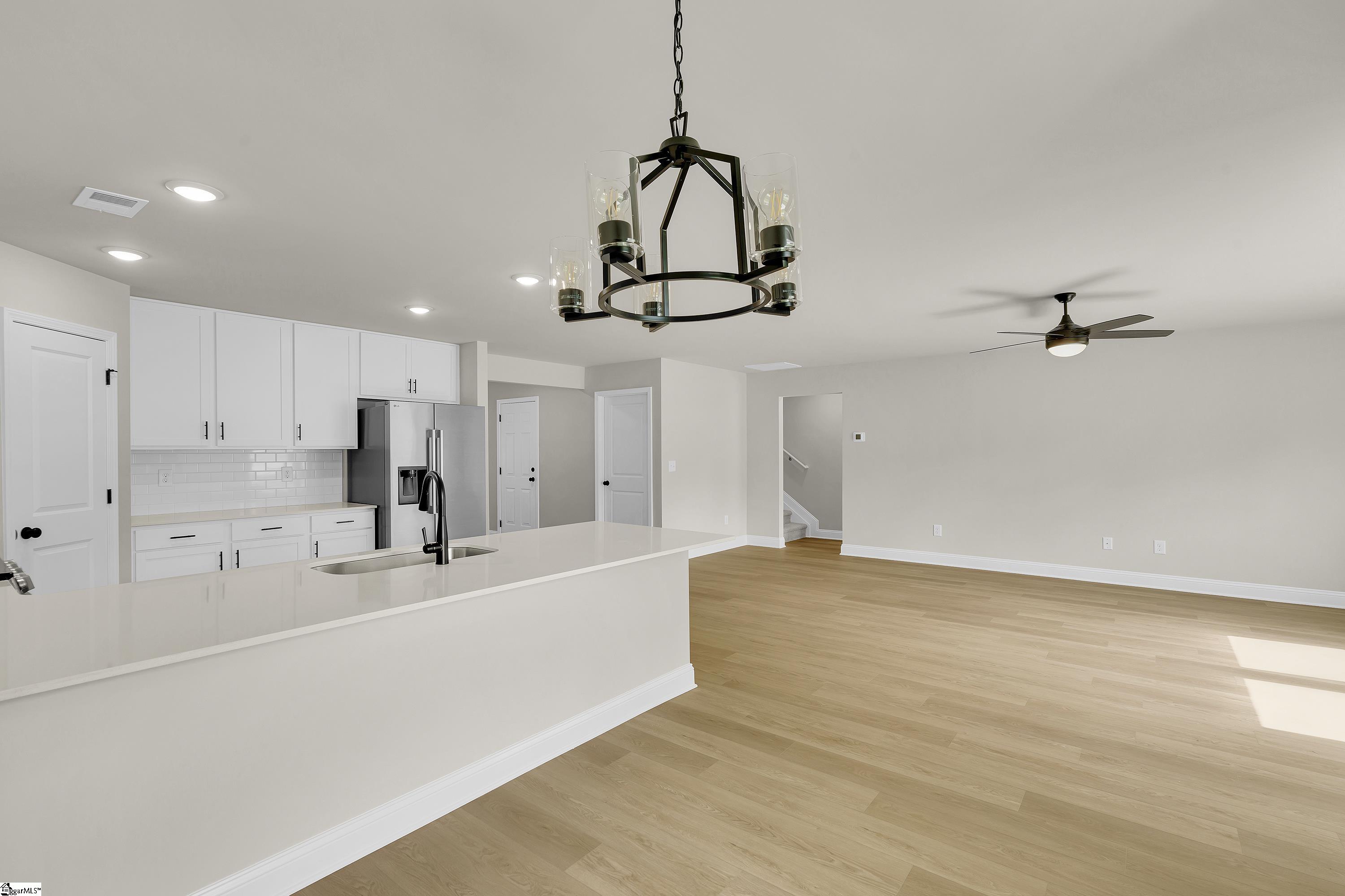 1843 Memorial Drive Extension Property Photo 8