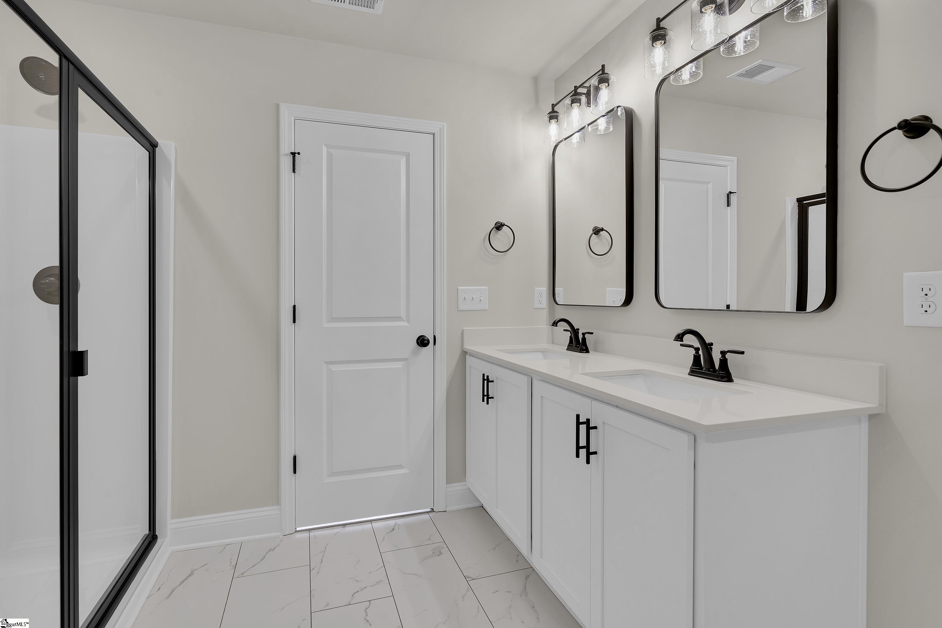 1843 Memorial Drive Extension Property Photo 14
