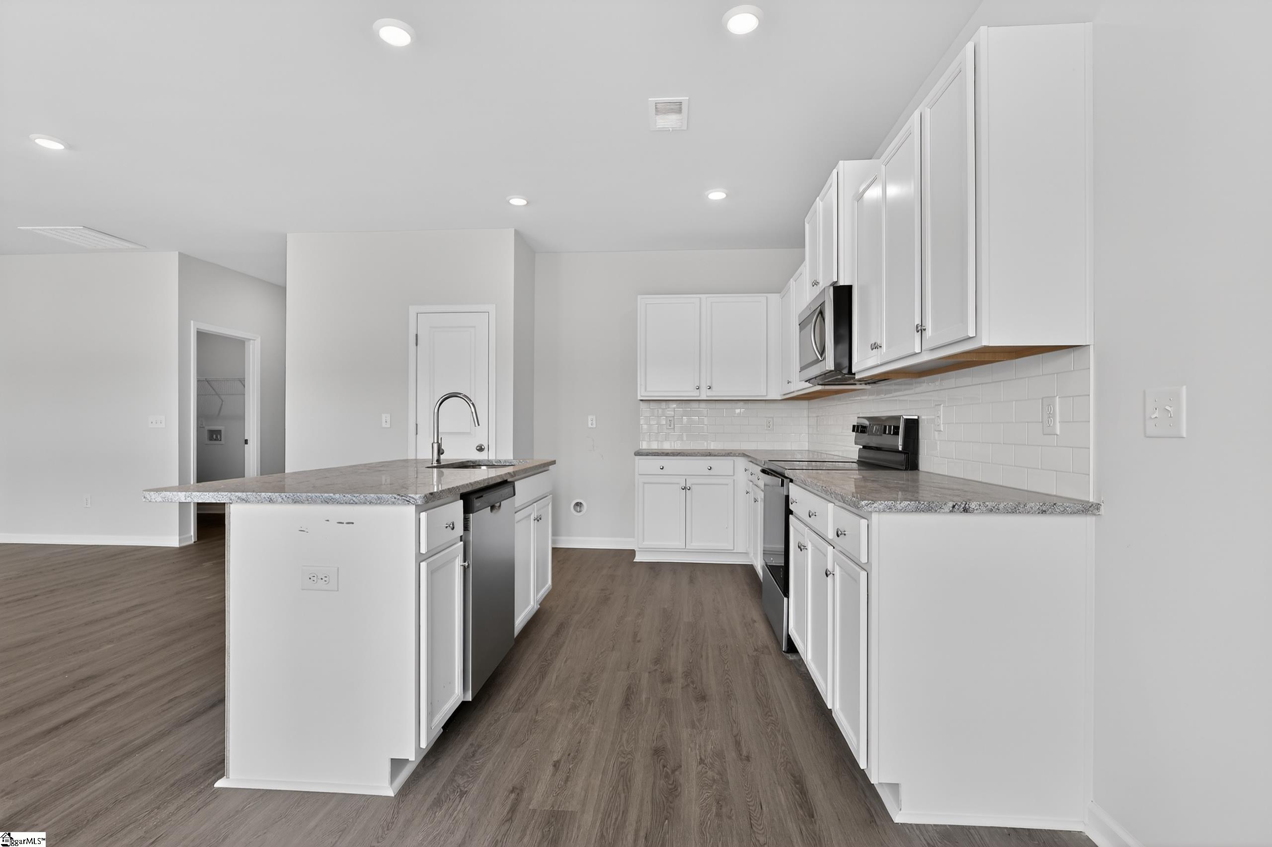 109 White Fields Avenue Property Photo 11