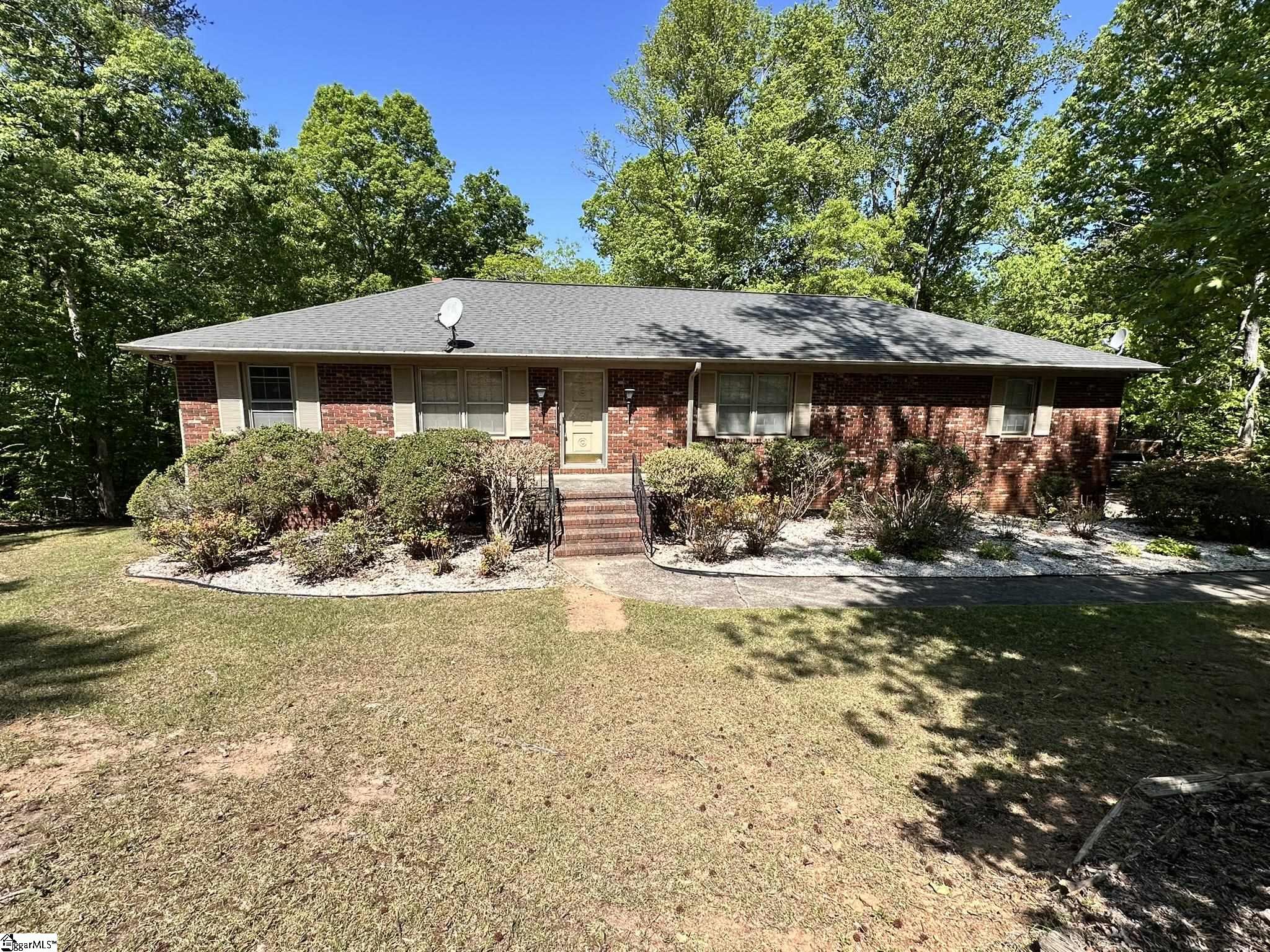 142 Millbrook Circle Property Photo 1